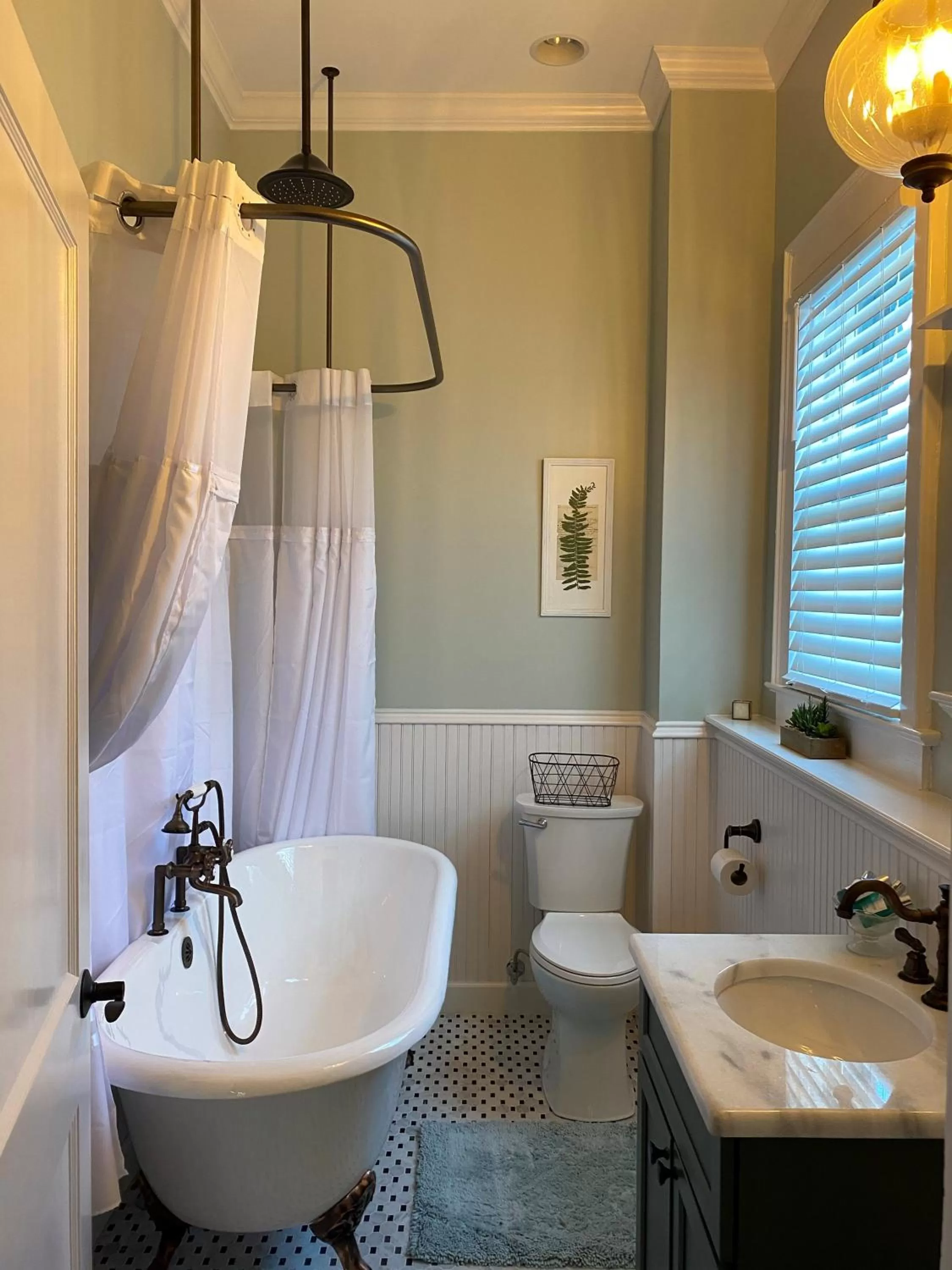 Bathroom in Belle Louise Historic Bed & Breakfast