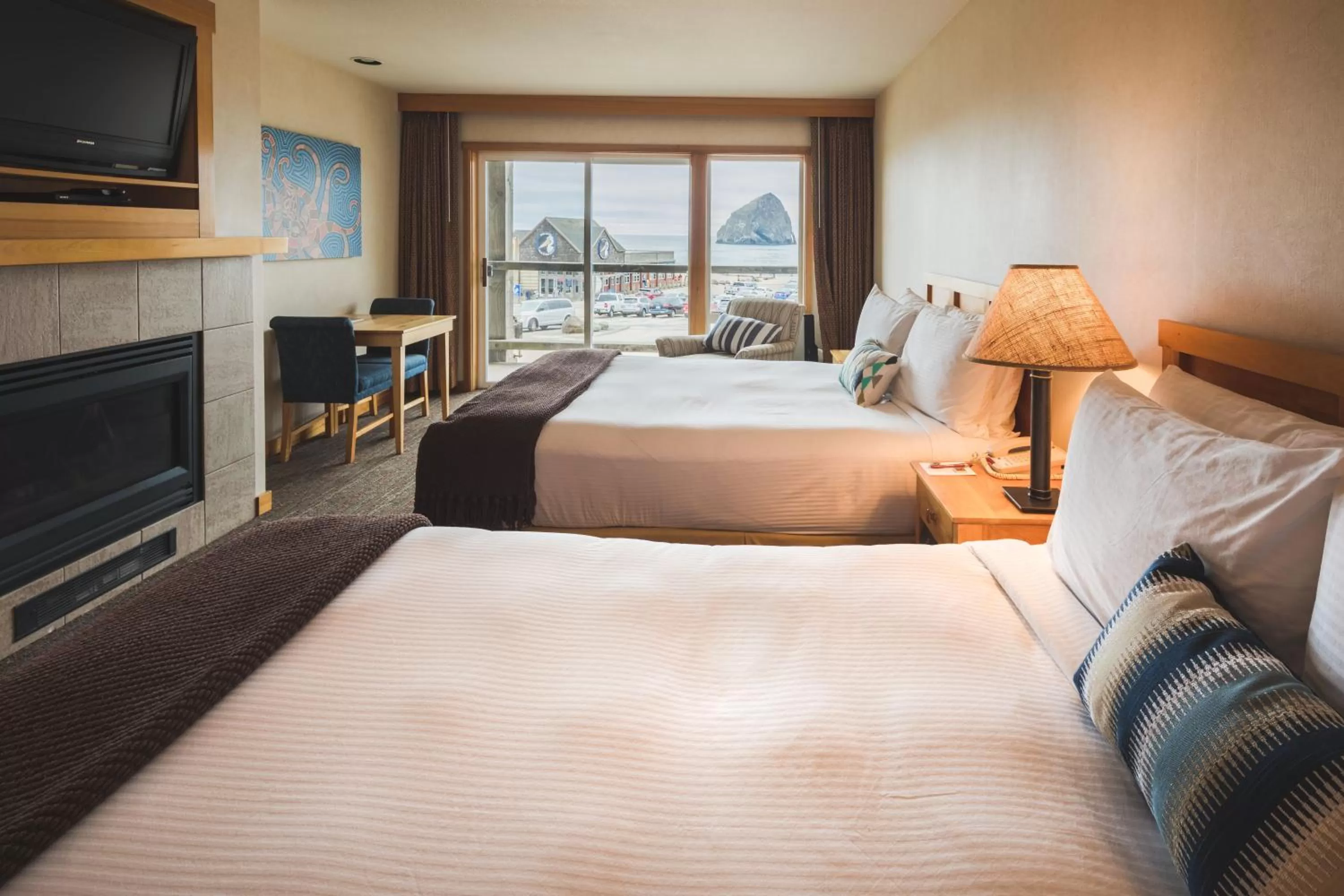 Bed in Inn at Cape Kiwanda