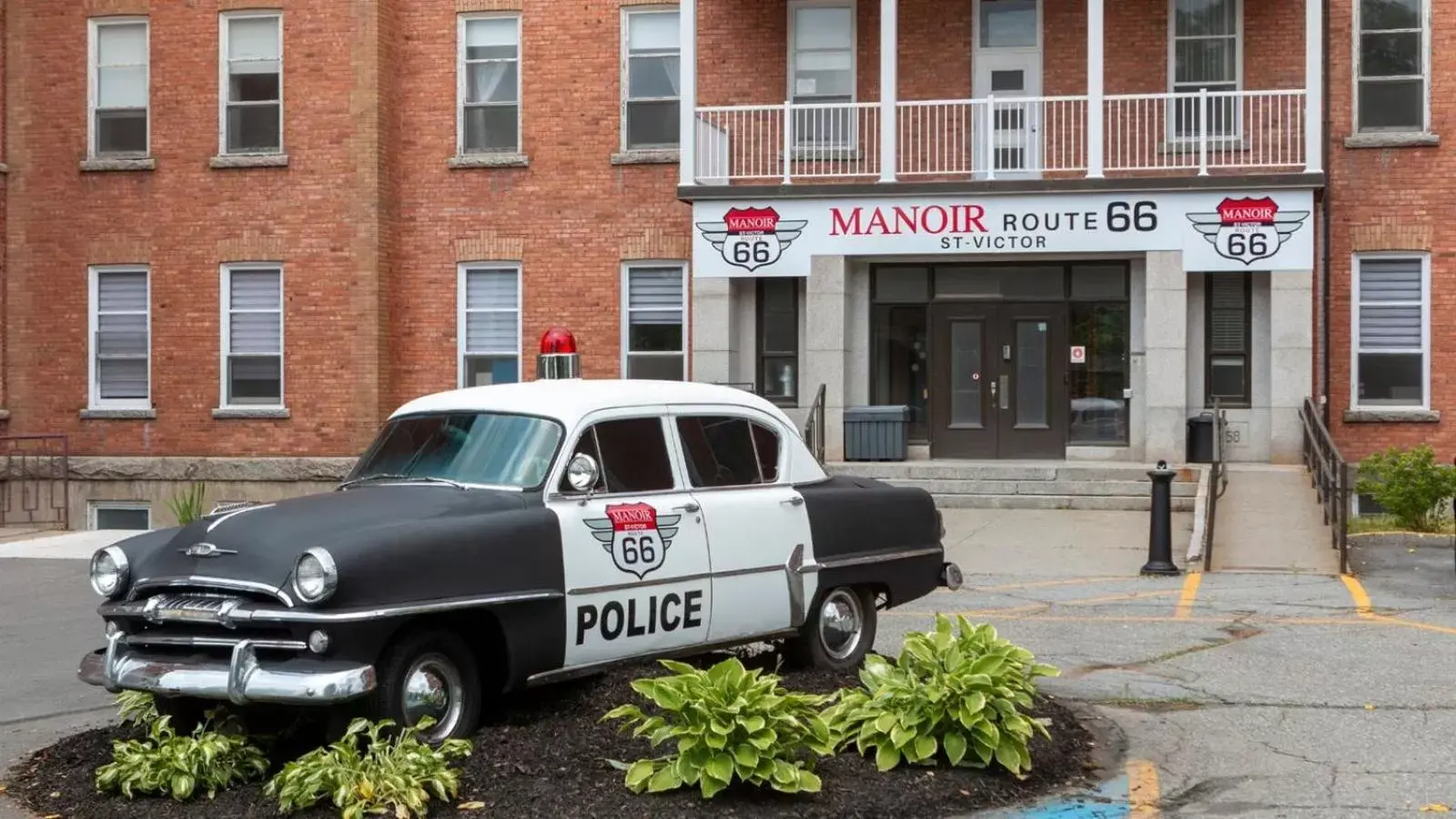 Property Building in Hotel Historique Route 66