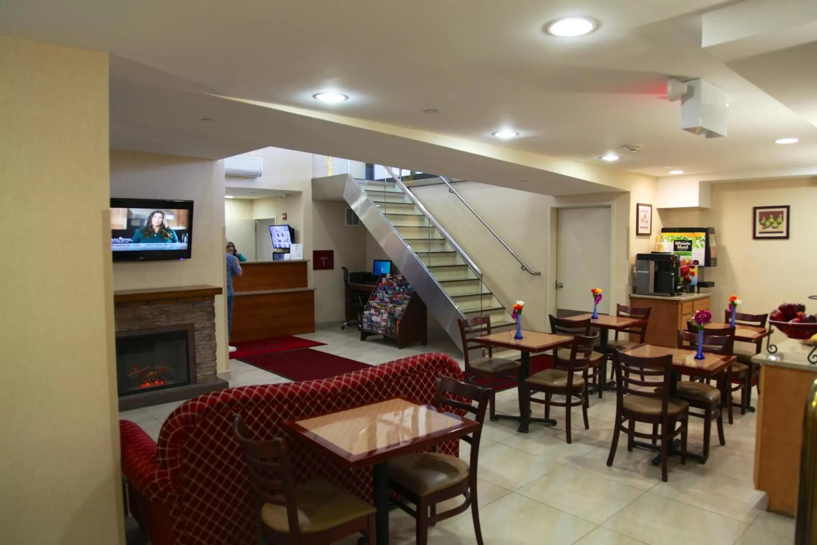 Restaurant/Places to Eat in Corona Hotel New York - LaGuardia Airport