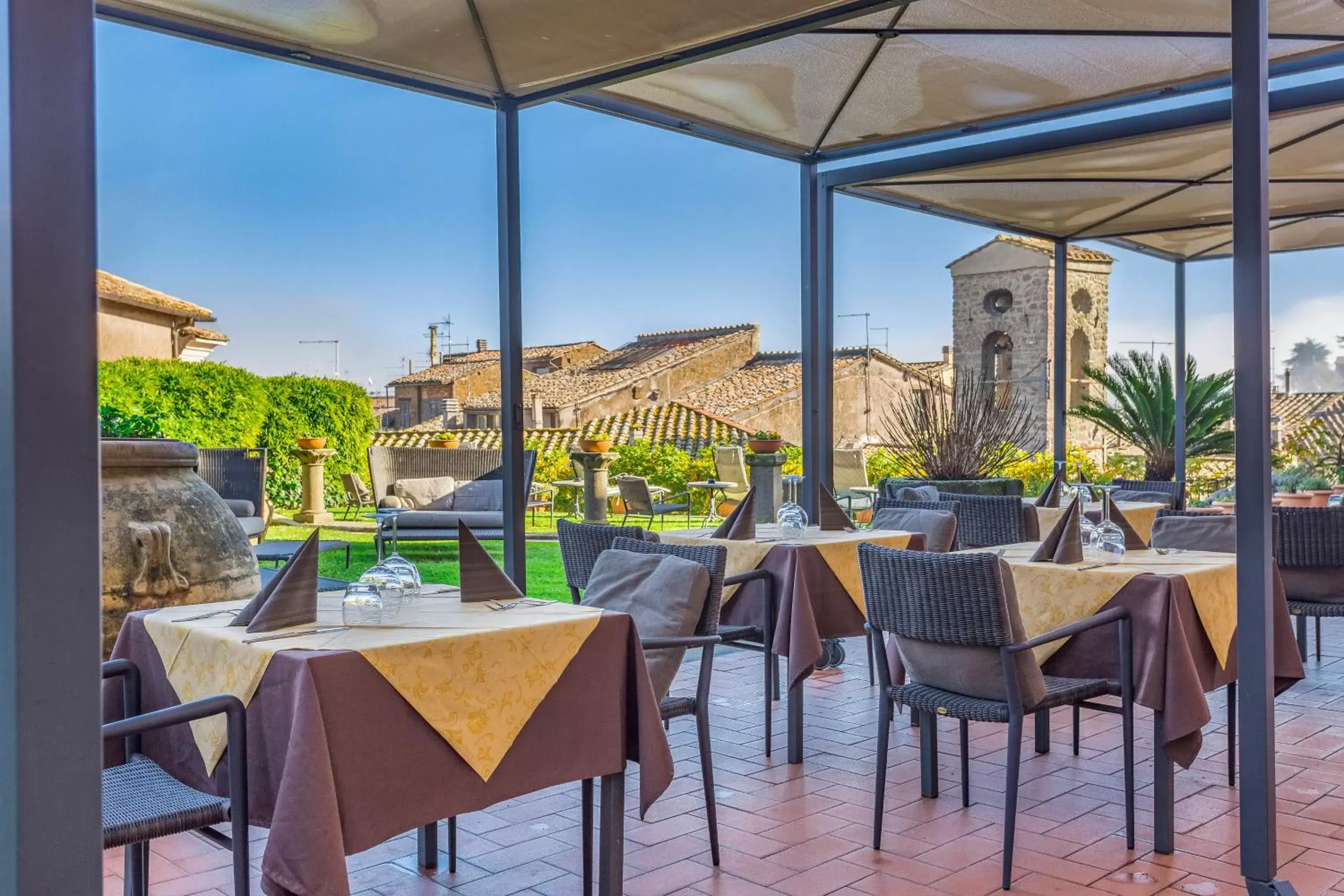 Restaurant/Places to Eat in Palazzo Catalani Resort