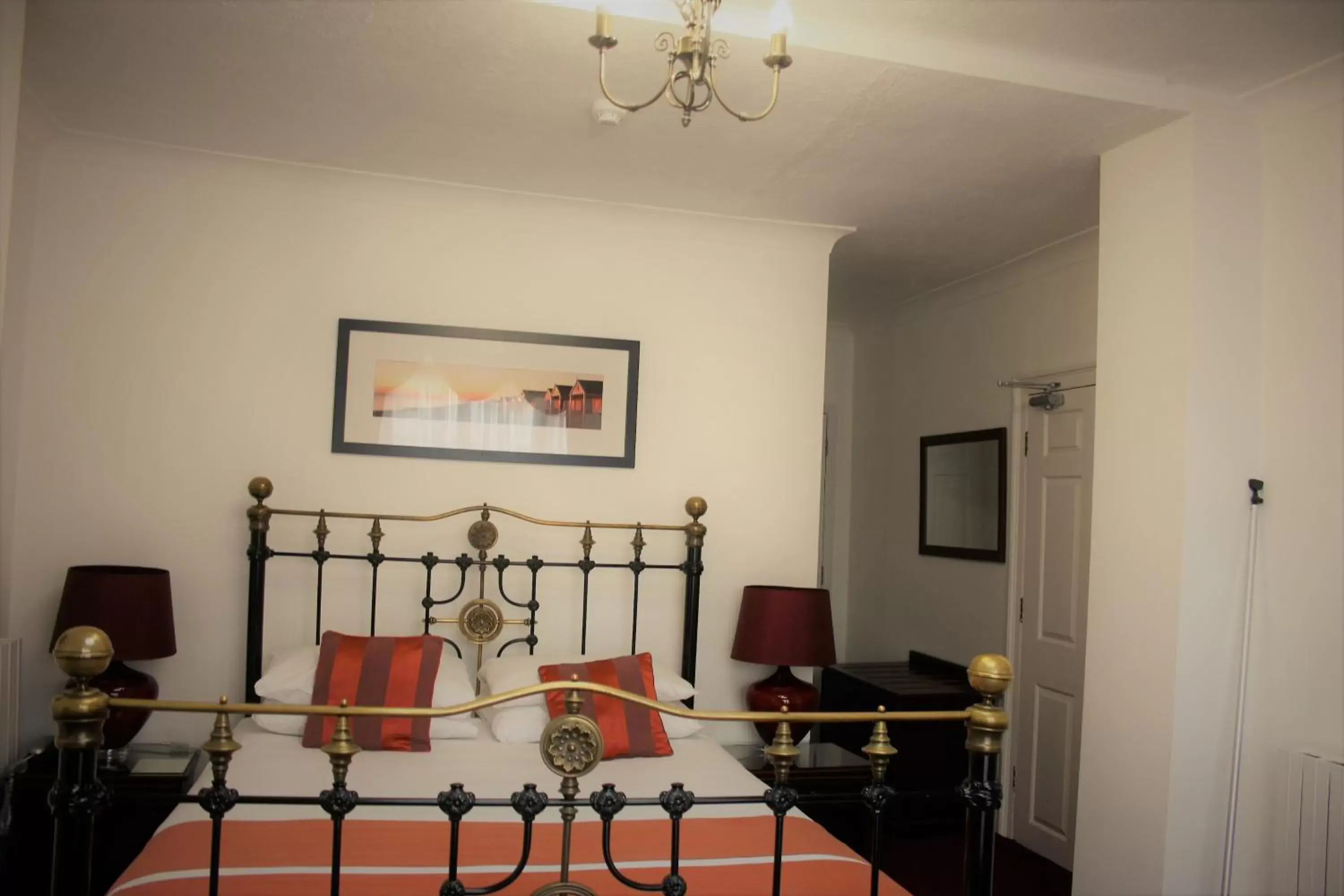 Bedroom, Bed in Canterbury Hotel