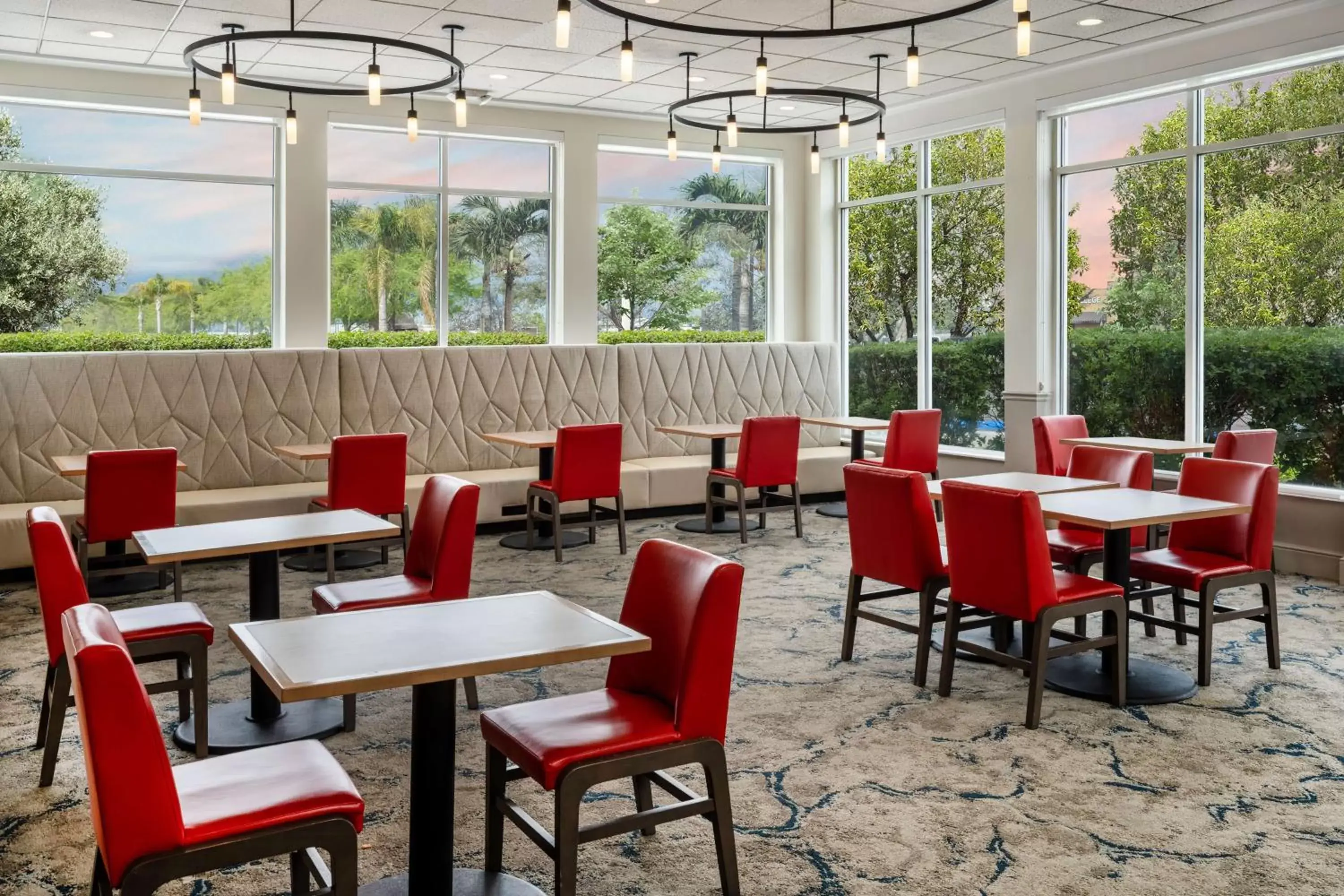 Lobby or reception, Restaurant/Places to Eat in Hilton Garden Inn Bakersfield