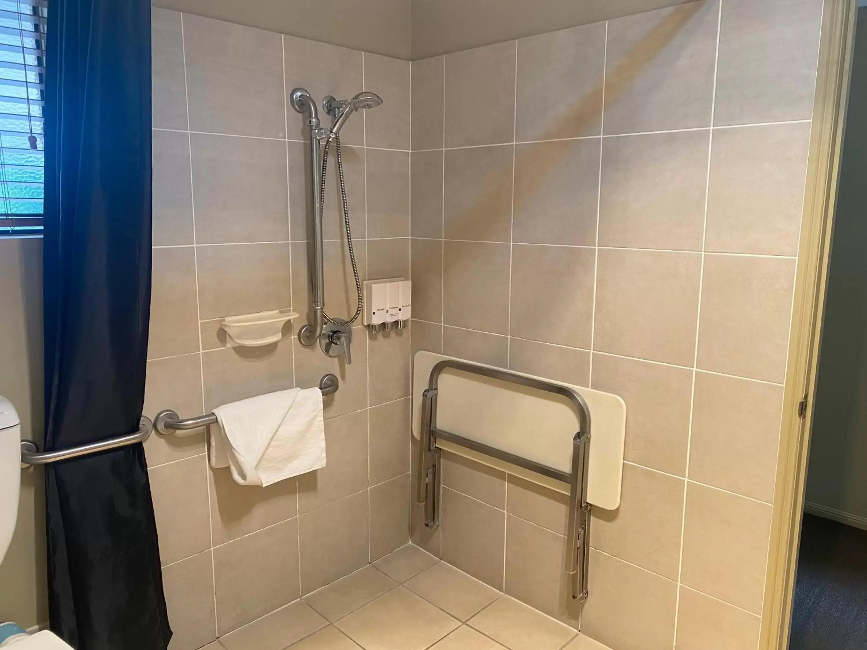 Shower, Bathroom in Ambassador On Ruthven
