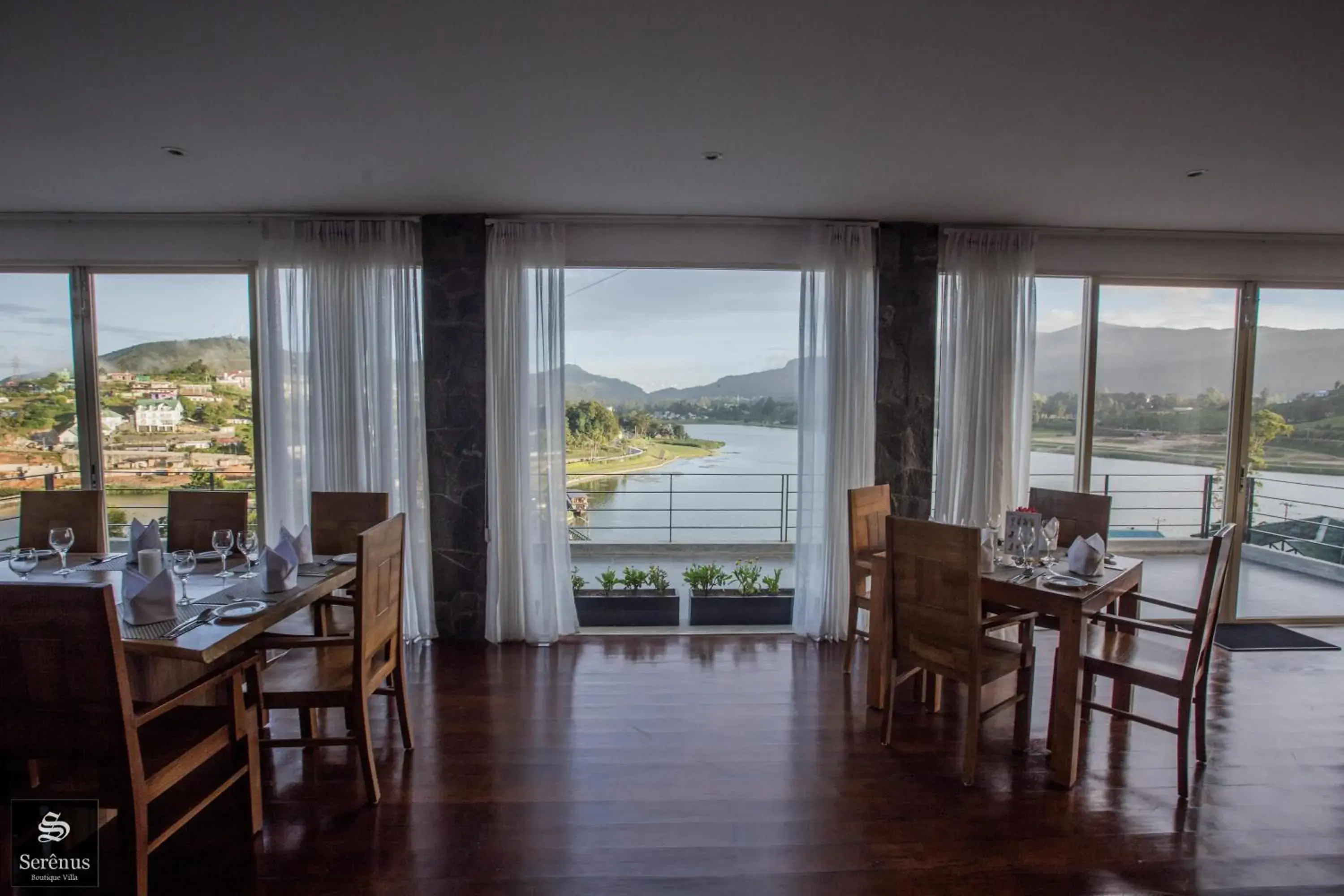 Dining Area in Serenus Boutique Villa