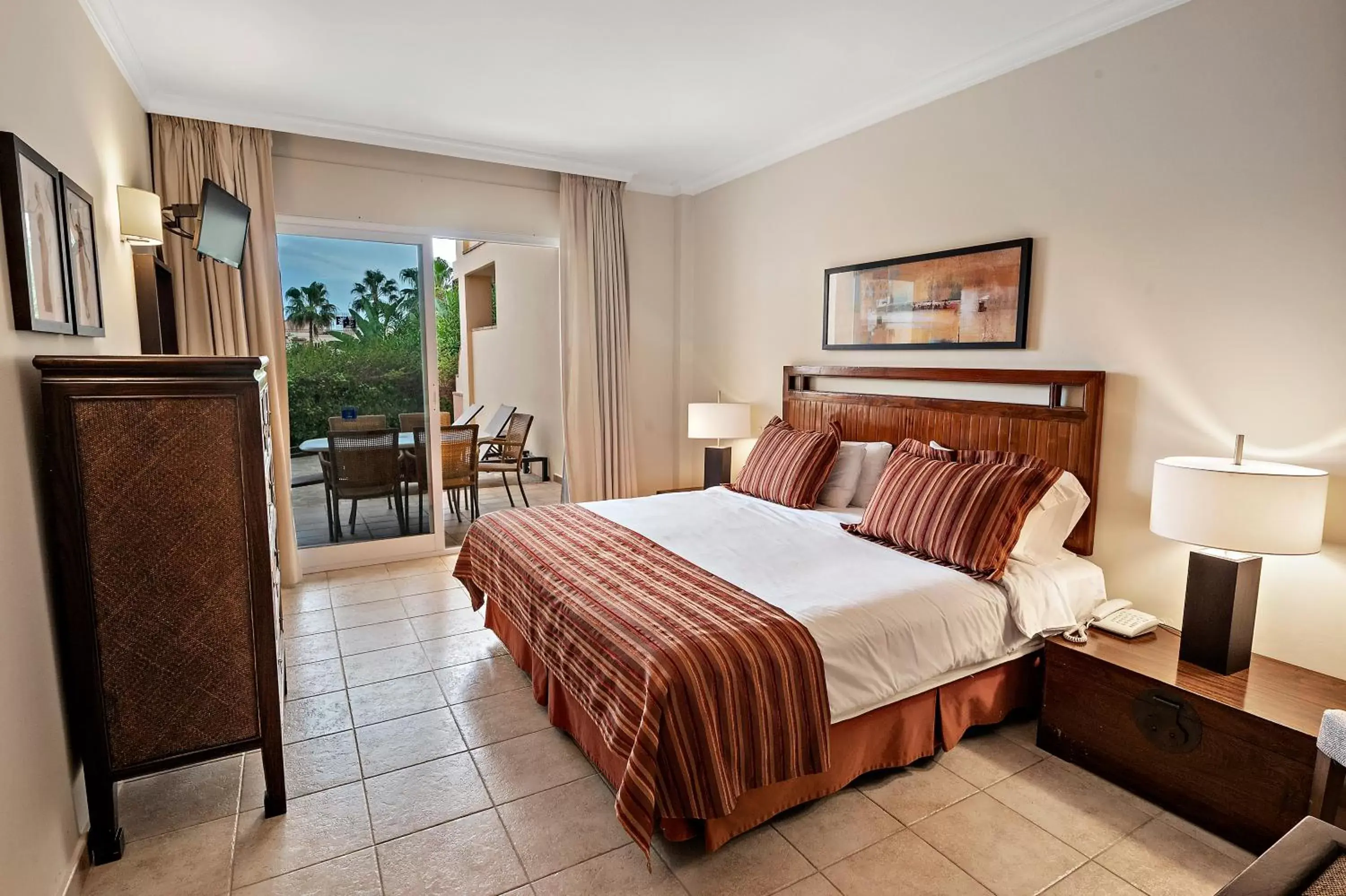 Bedroom, Bed in Wyndham Grand Residences Costa del Sol