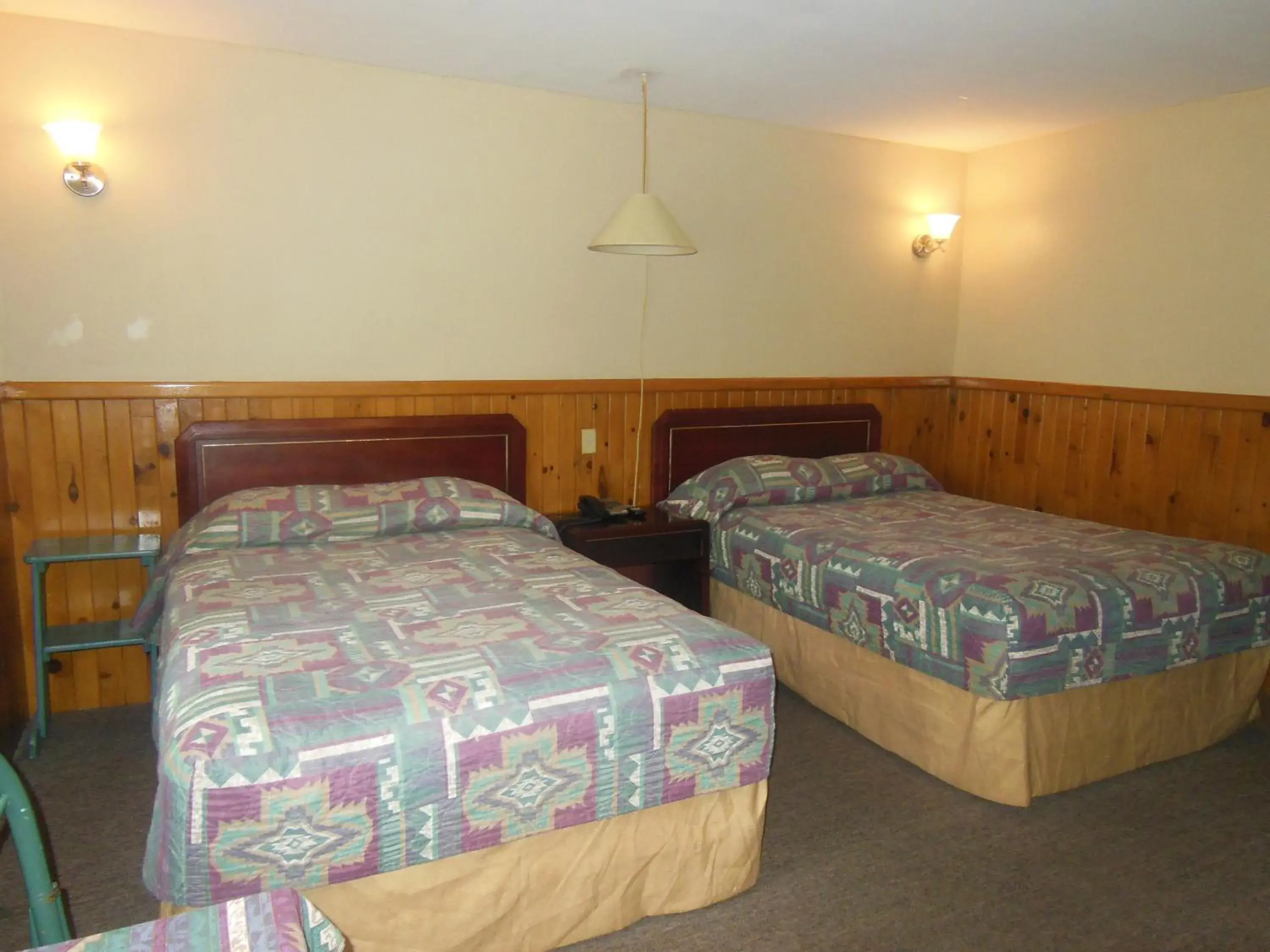 Photo of the whole room, Bed in Motel Le Paysan