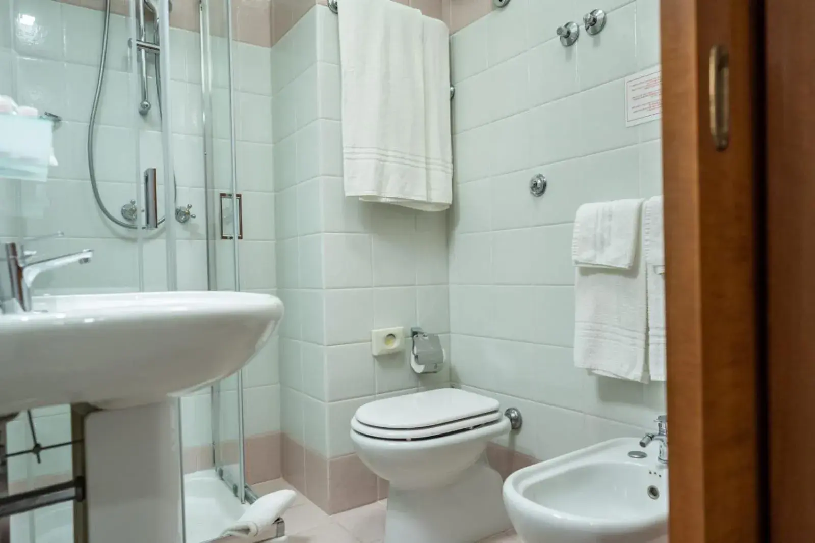 Bathroom in Hotel Corallo