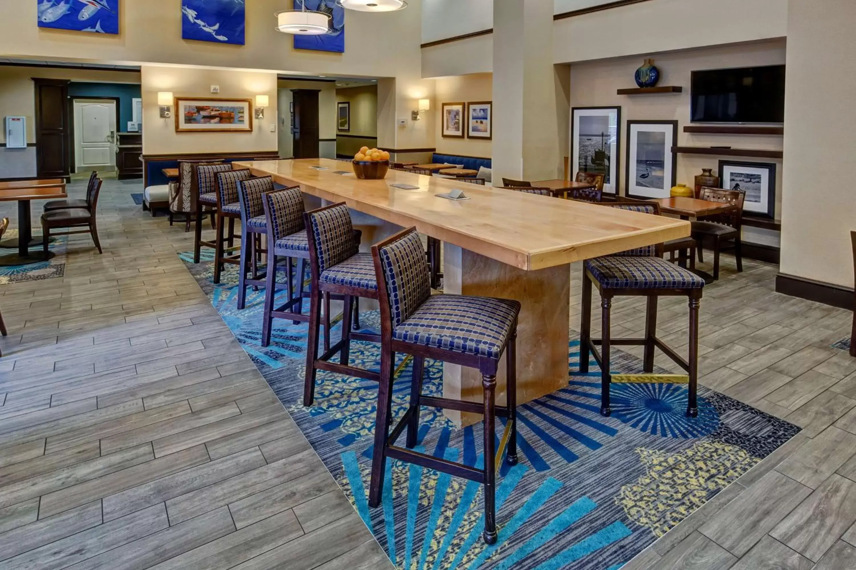 Lobby or reception, Lounge/Bar in Hampton Inn & Suites Stuart-North