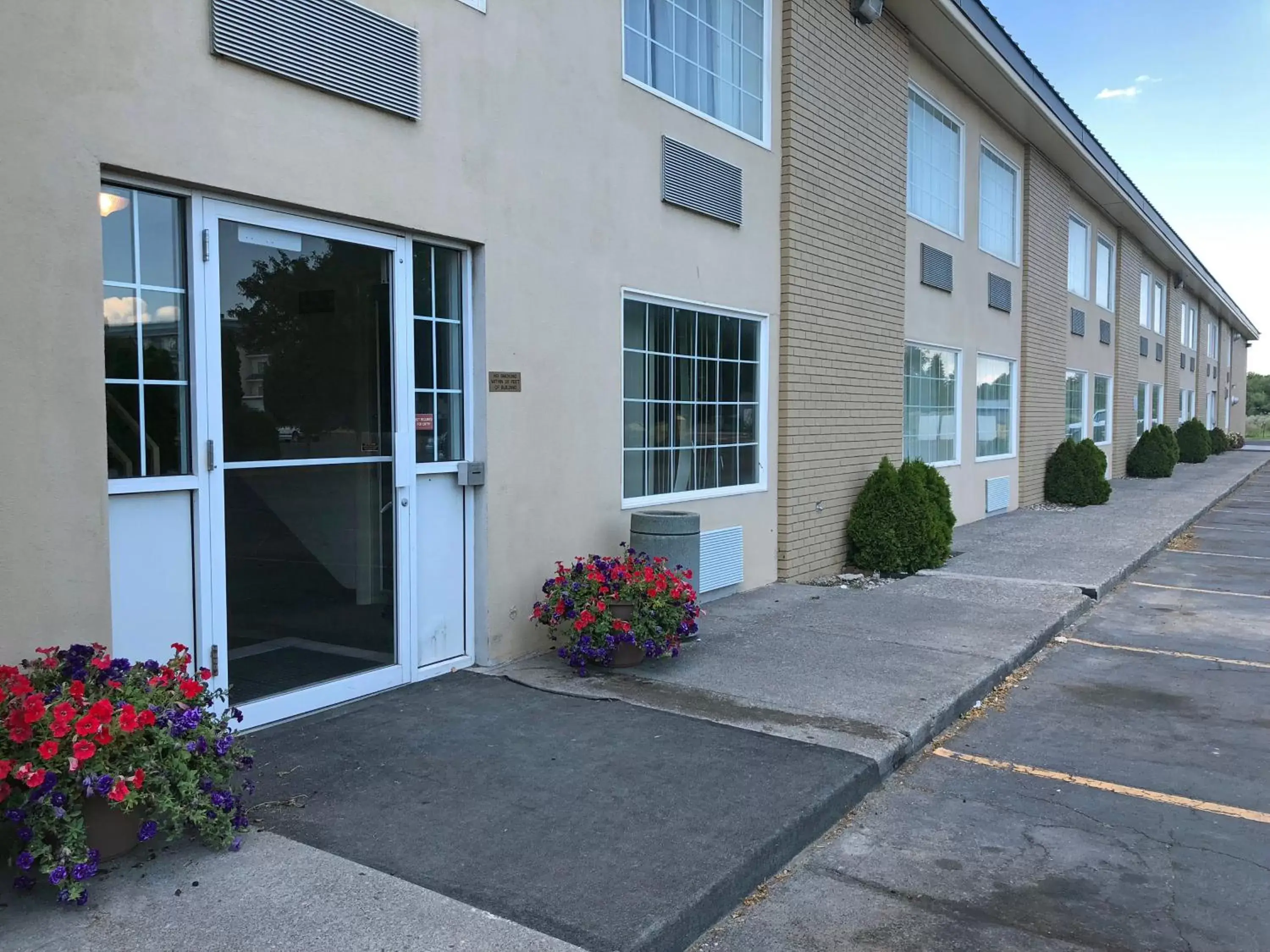 Facade/entrance, Property Building in FairBridge Extended Stay, a Kitchenette Hotel