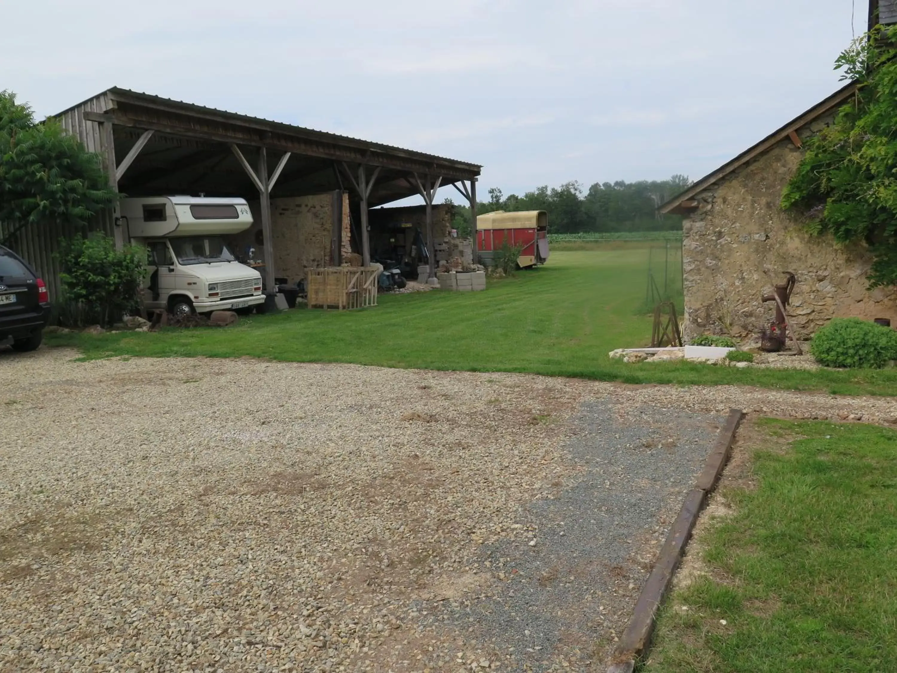 Parking, Property Building in Les Bardinieres