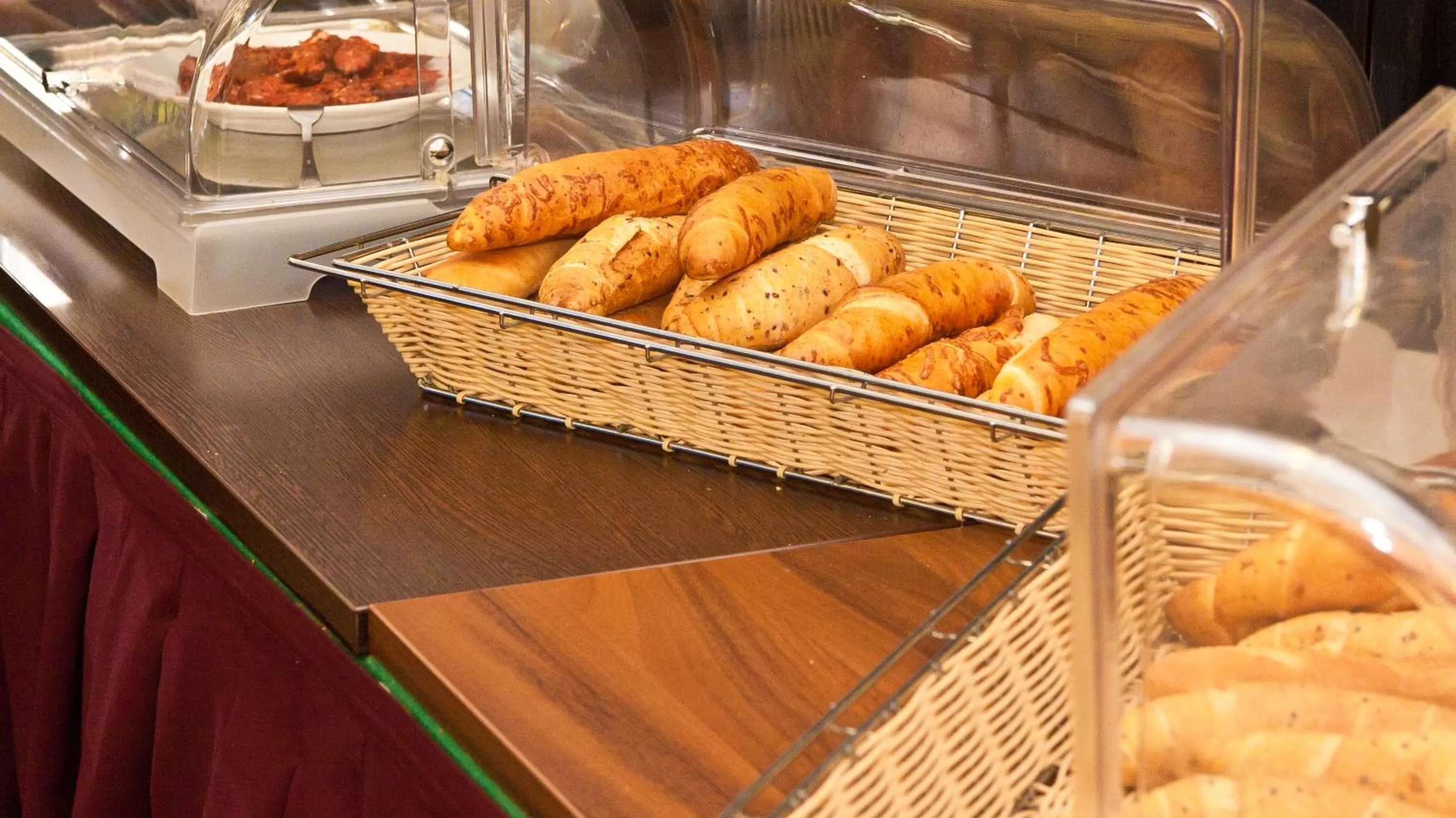 Dining area in Hotel Klastrom