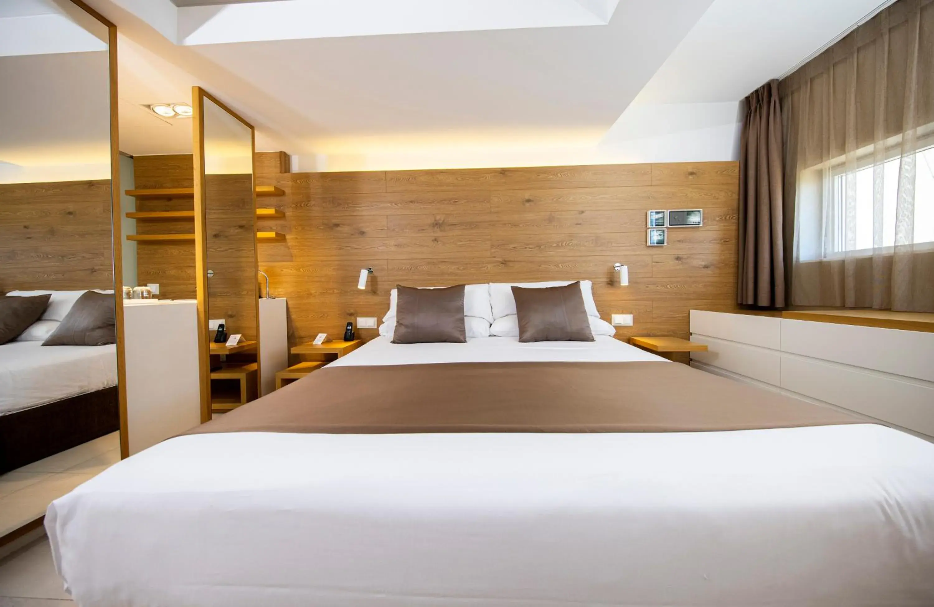 Bed in Leonardo Boutique Hotel Mallorca Port Portals - Adults only