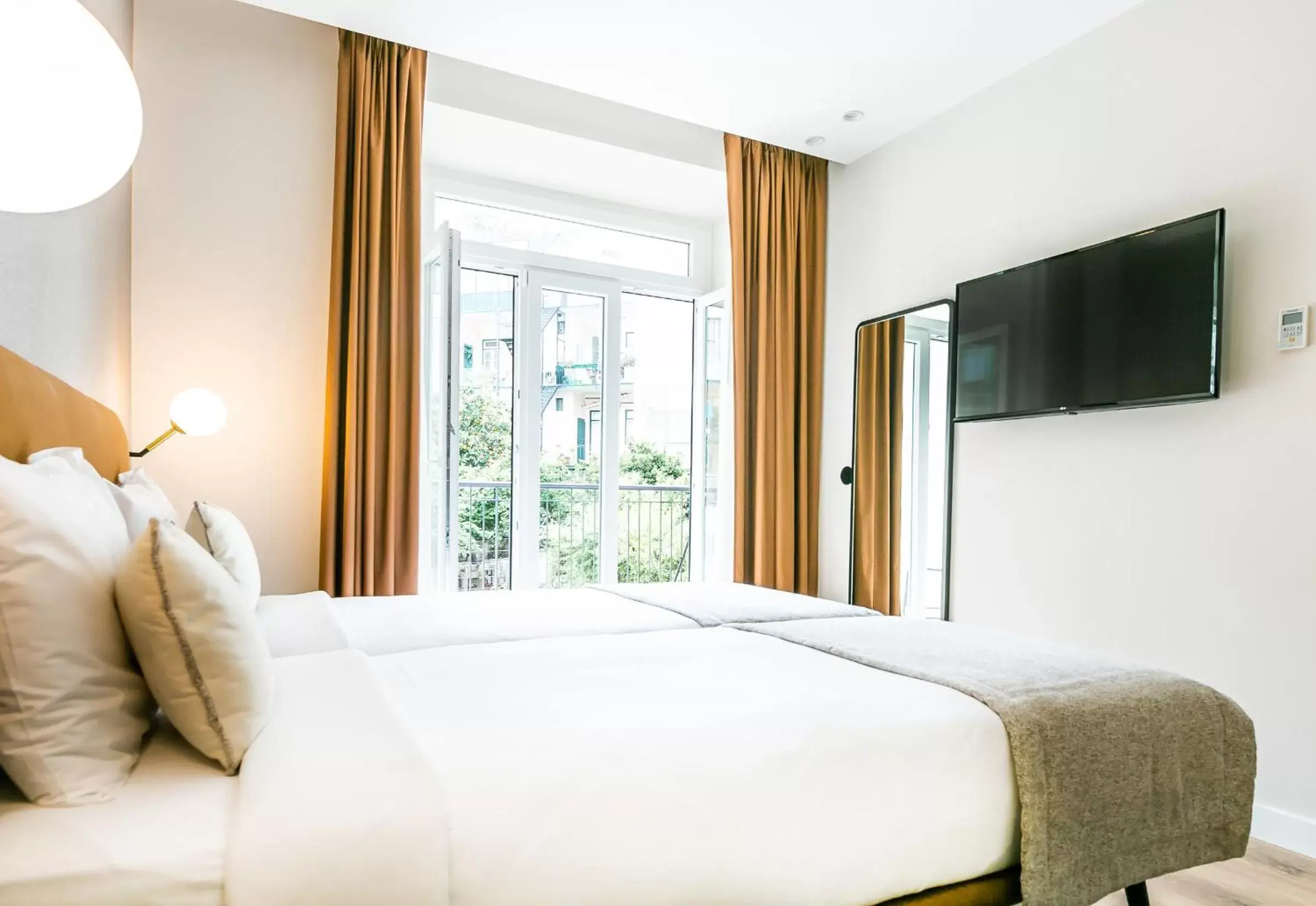 Bedroom, Bed in LX SoHo Boutique Hotel by RIDAN Hotels