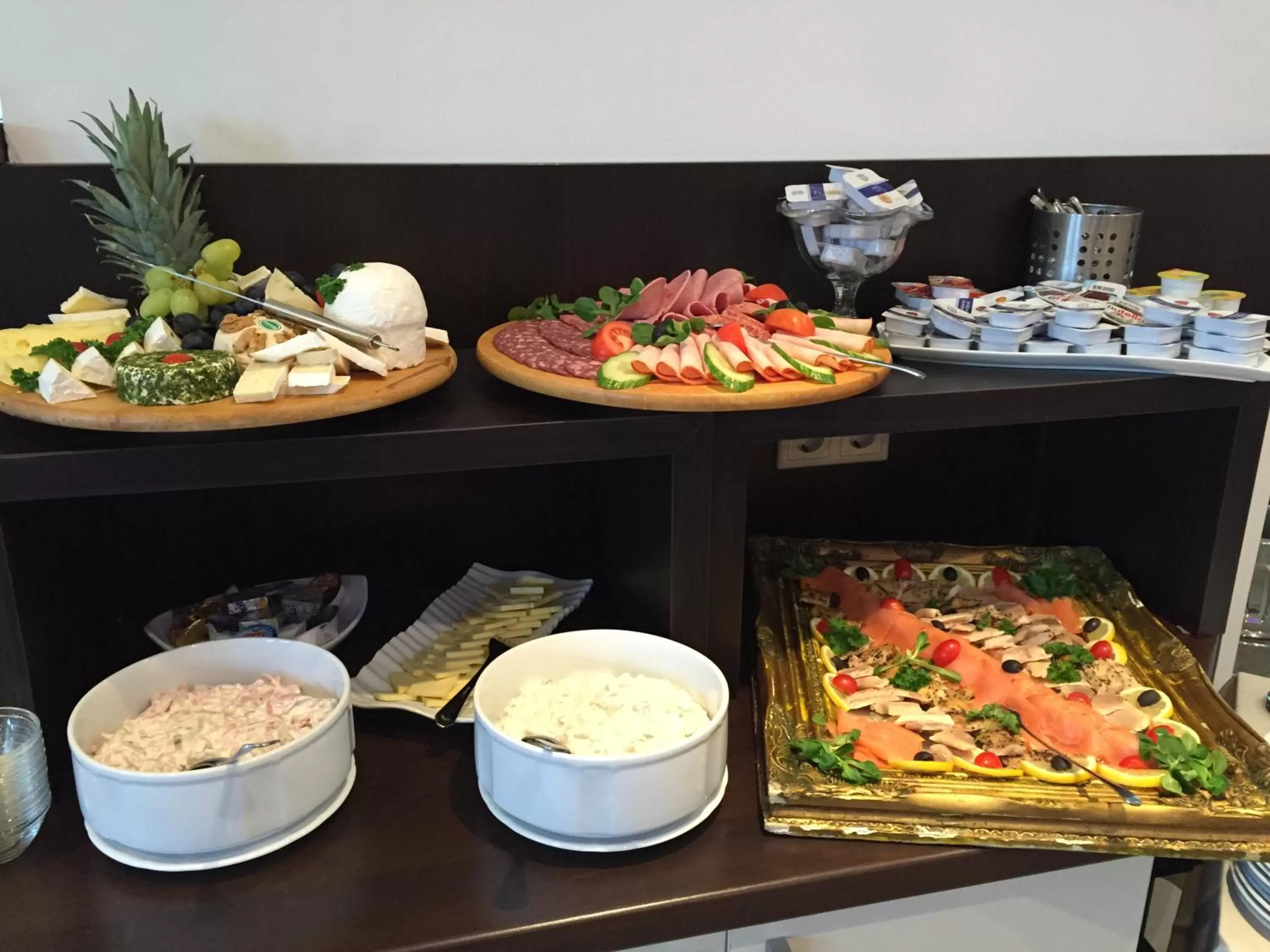 Continental breakfast in Boutique Hotel Goldene Henne