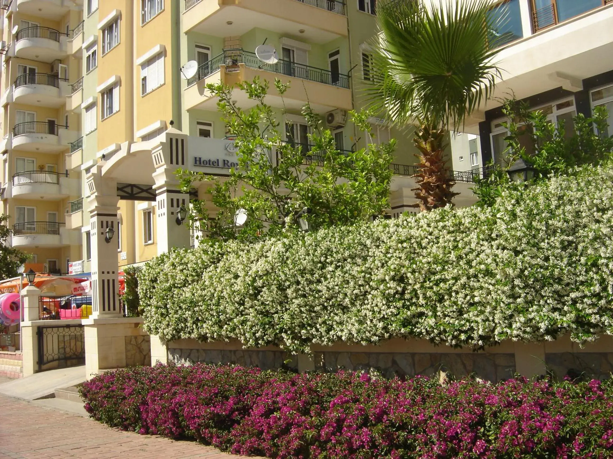 Facade/entrance in Hotel Royal Hill