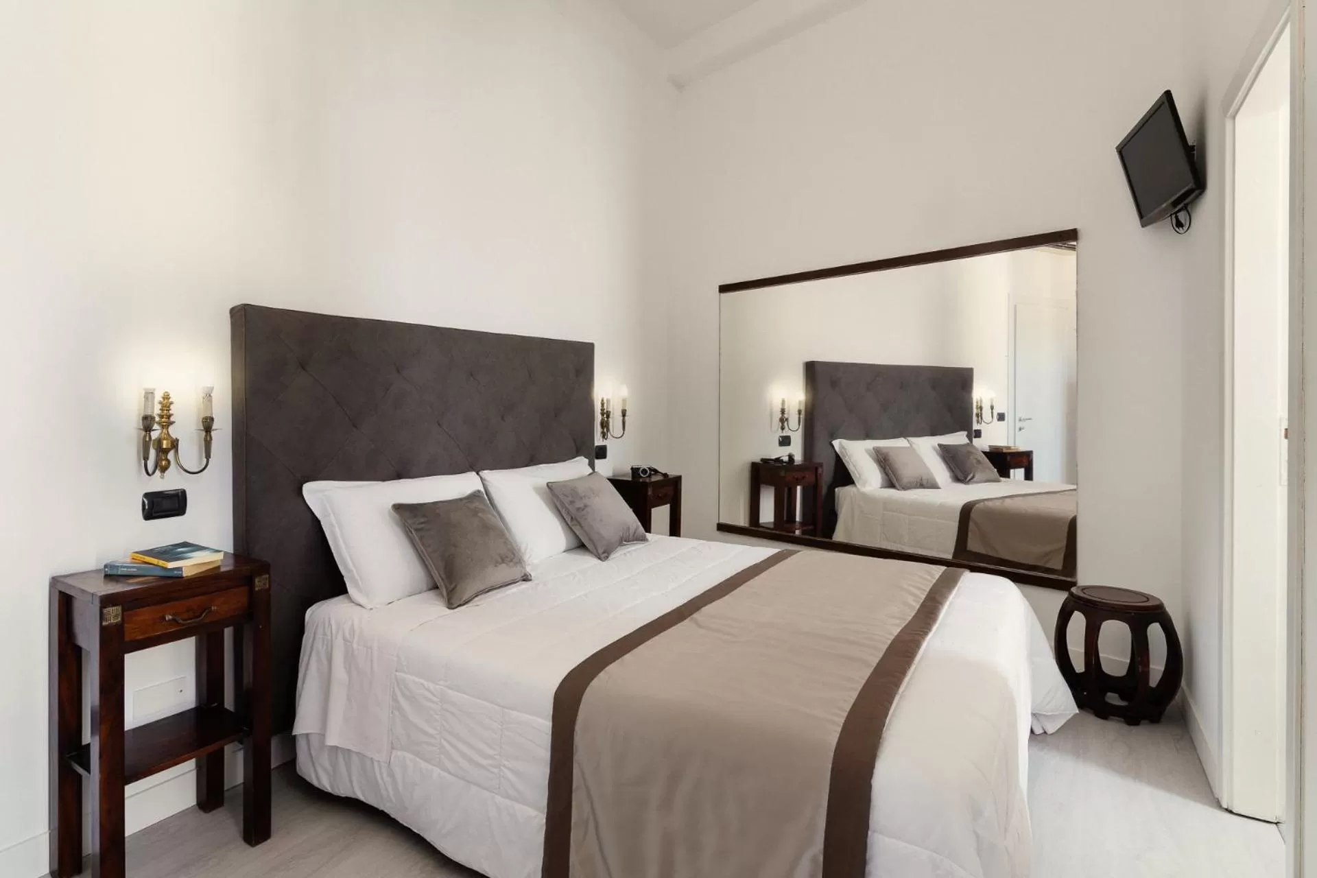 Photo of the whole room, Bed in Hotel Berna