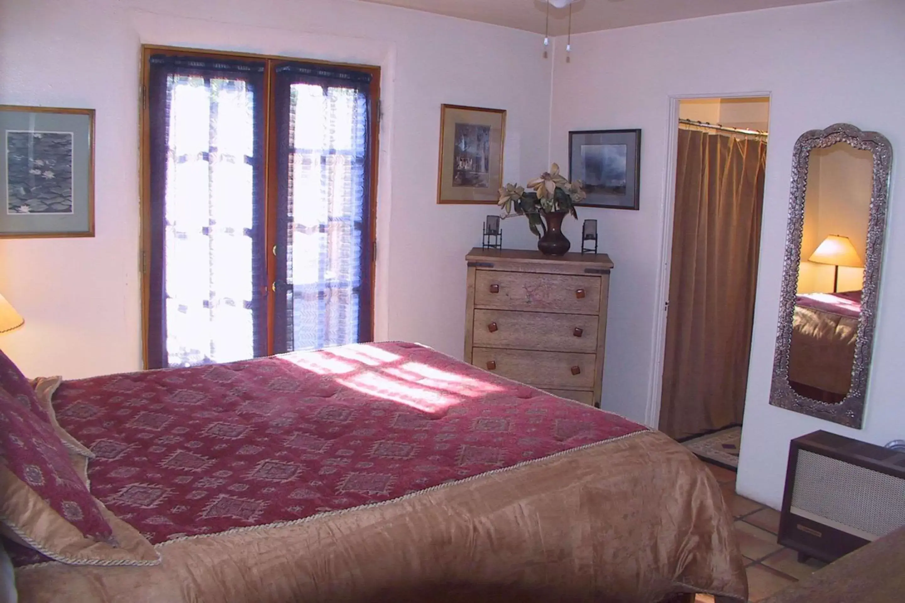 Bedroom, Bed in Casas de Suenos Old Town Historic Inn, Ascend Hotel Collection