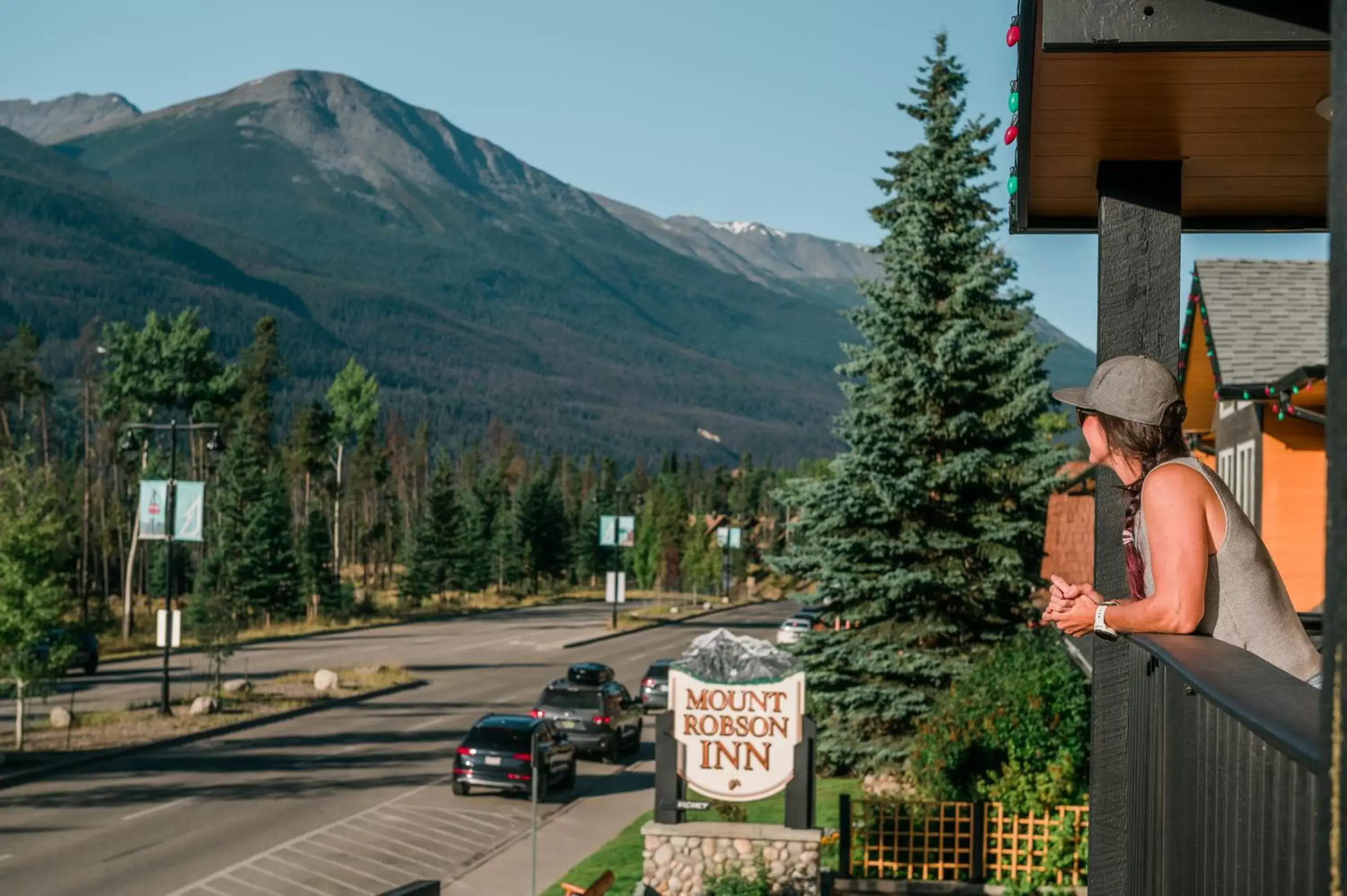 Property building in Mount Robson Inn