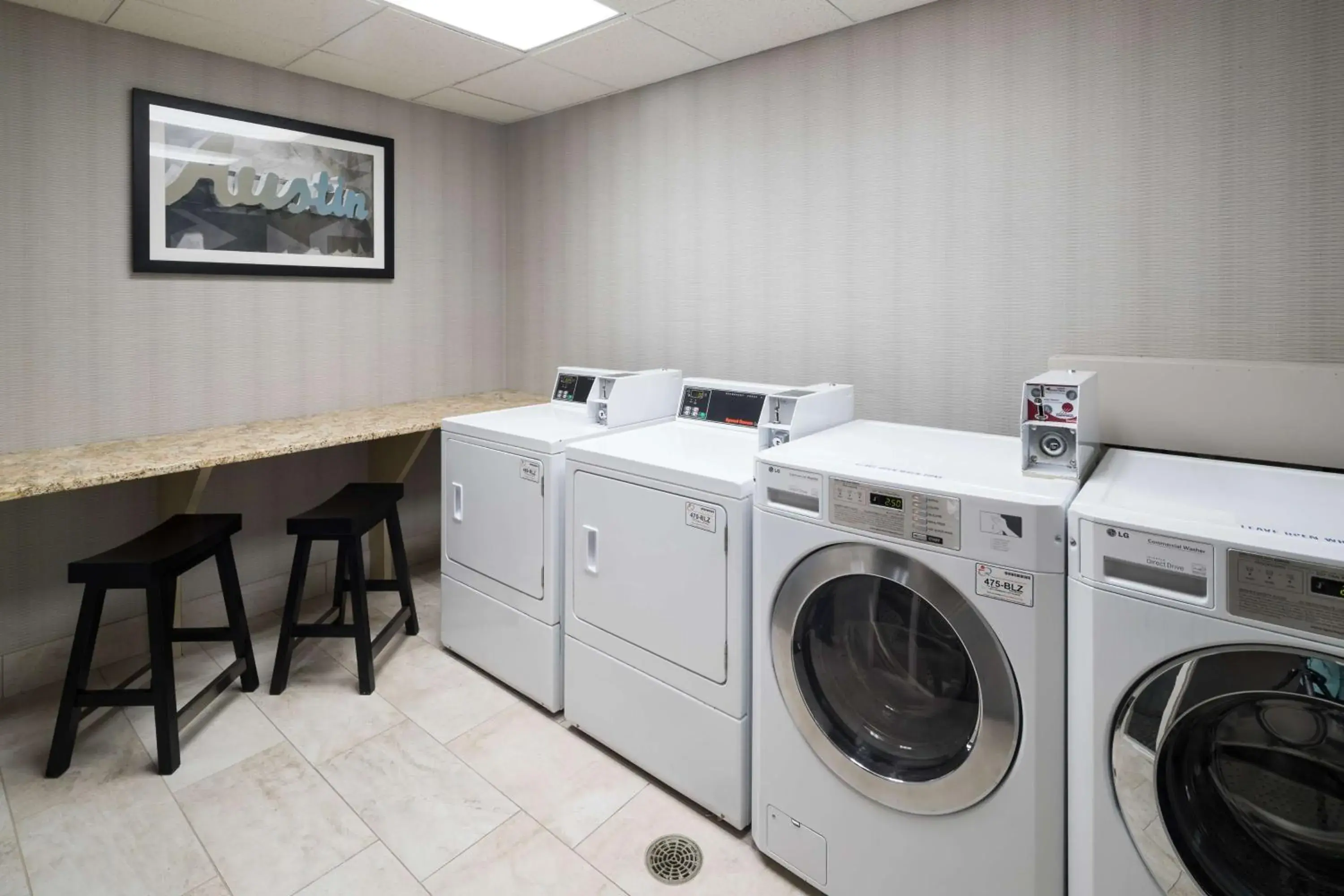 Property building, Kitchen/Kitchenette in Homewood Suites by Hilton Austin NW near The Domain