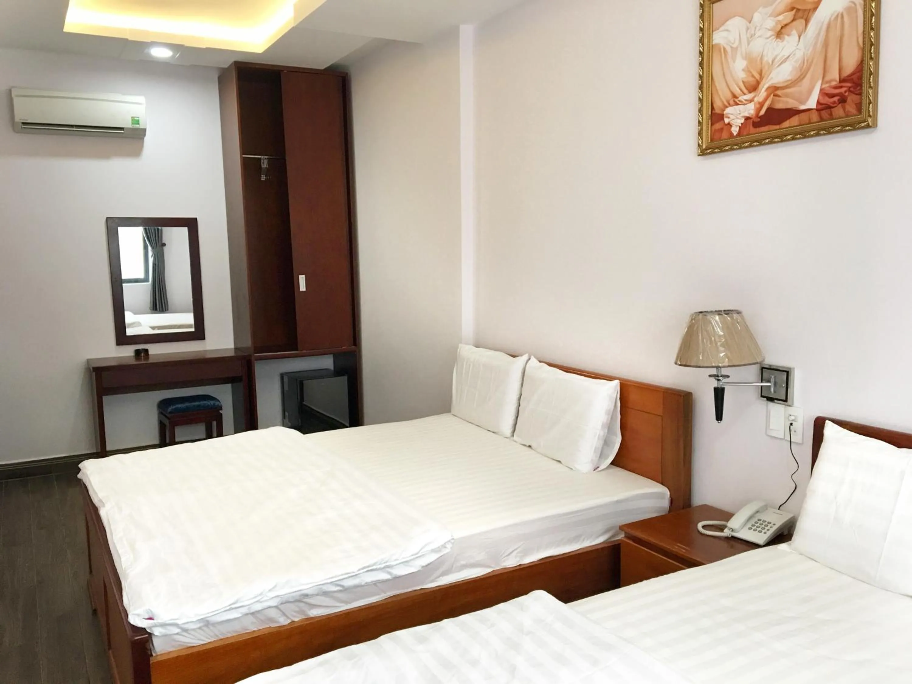 Bed in QUEEN VICTORIA Hotel