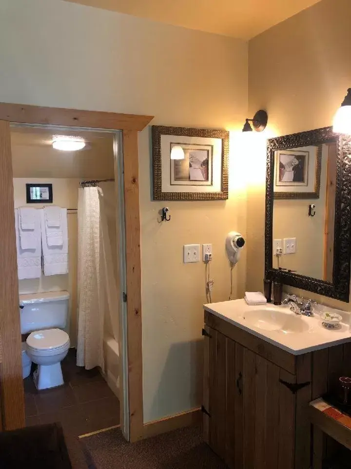 Bathroom in Alpaca Inn