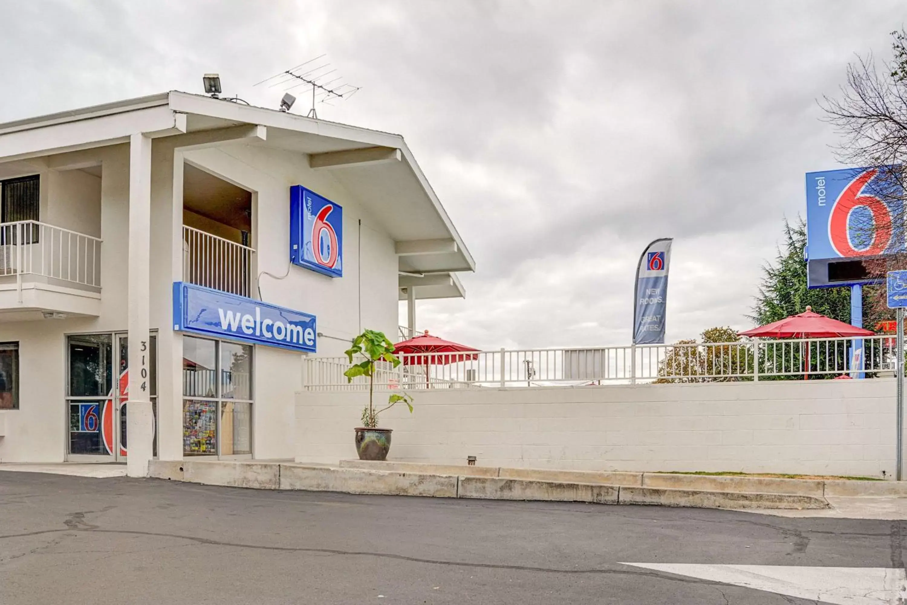 Property Building in Motel 6-Portland, OR - Central