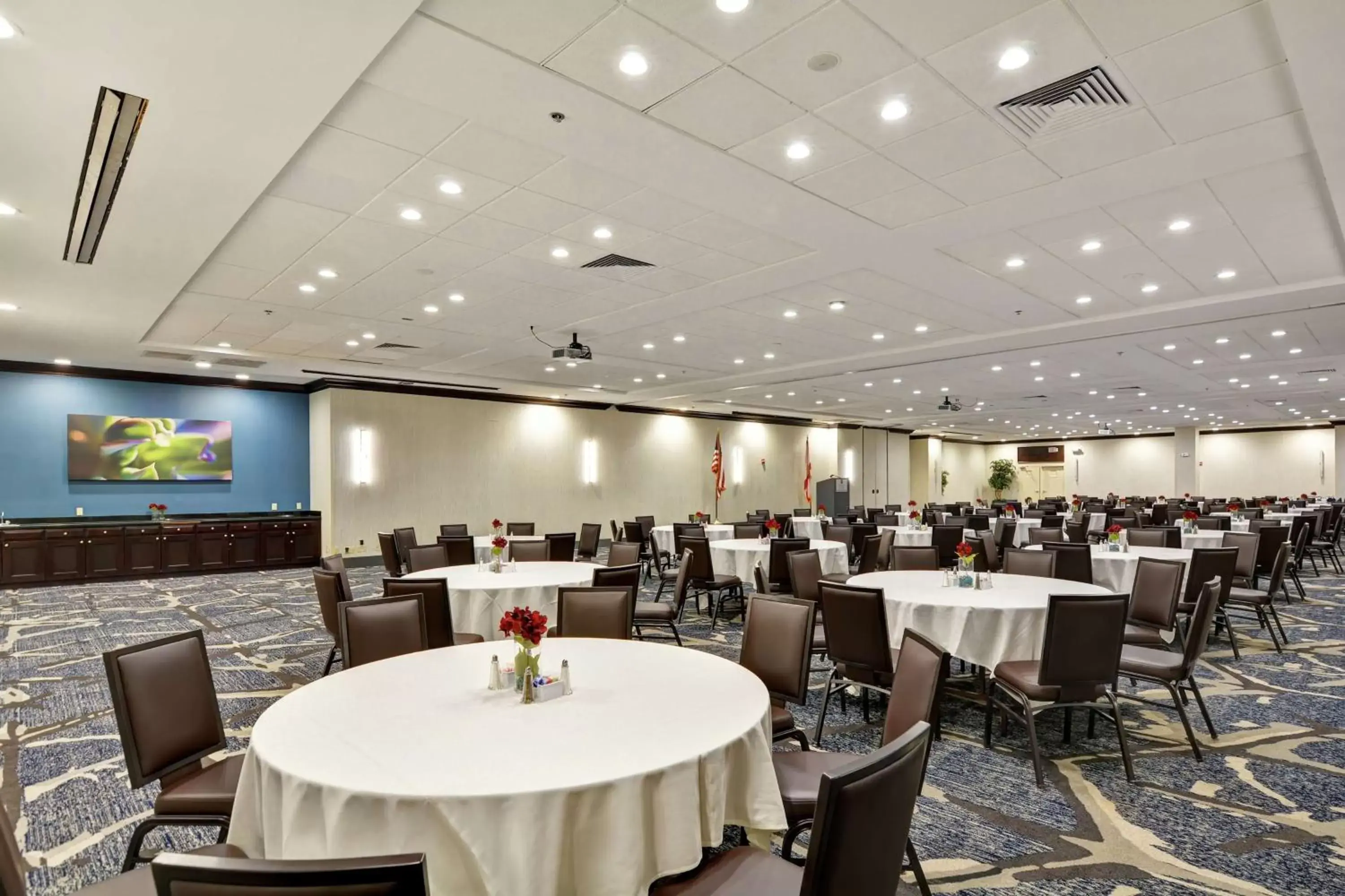 Meeting/conference room, Restaurant/Places to Eat in Embassy Suites by Hilton Orlando Downtown