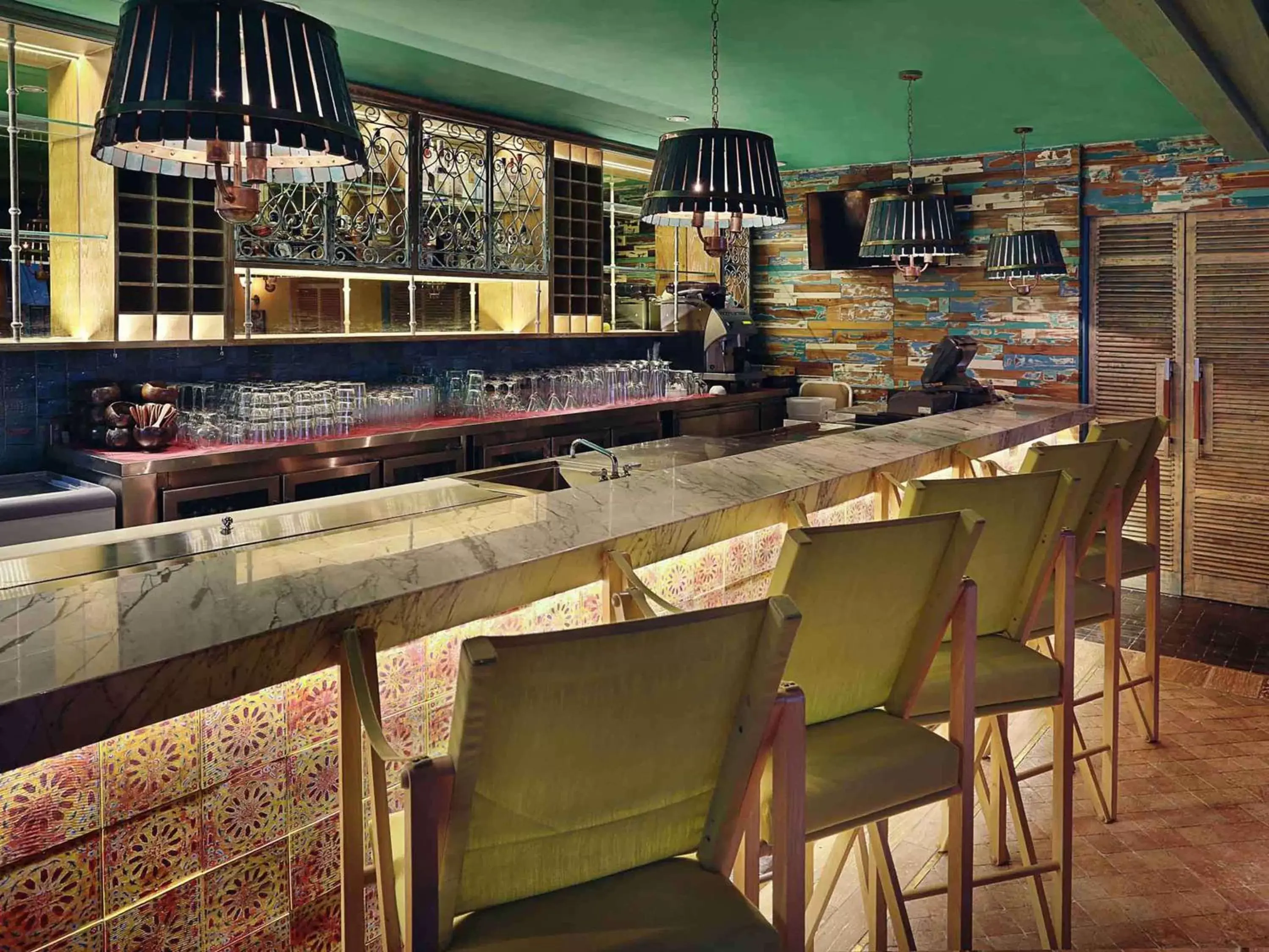 Lounge or bar in Mercure Jakarta Simatupang Lounge or bar in Mercure Jakarta Simatupang