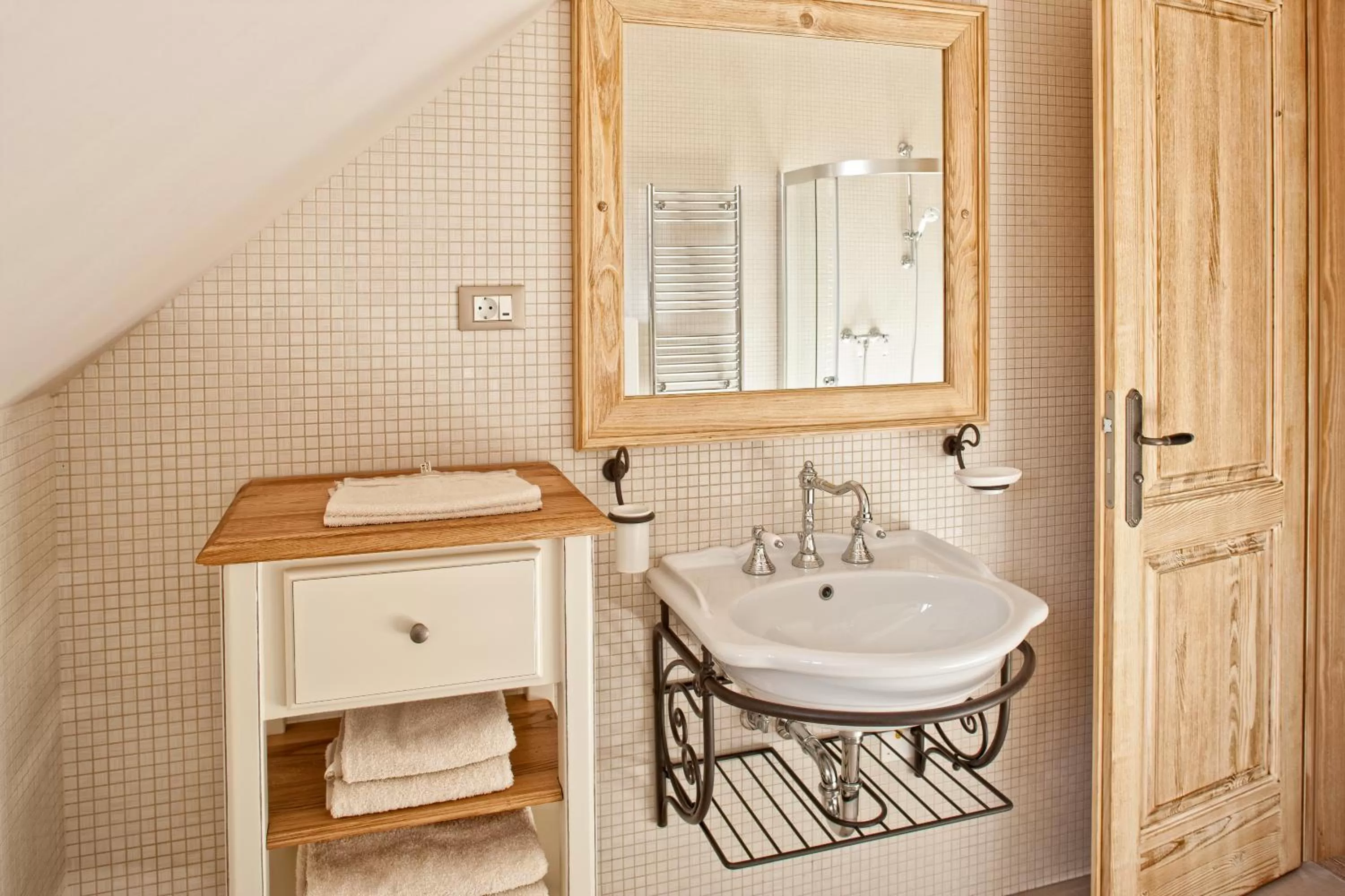 Bathroom in B&B Dvor Tacen