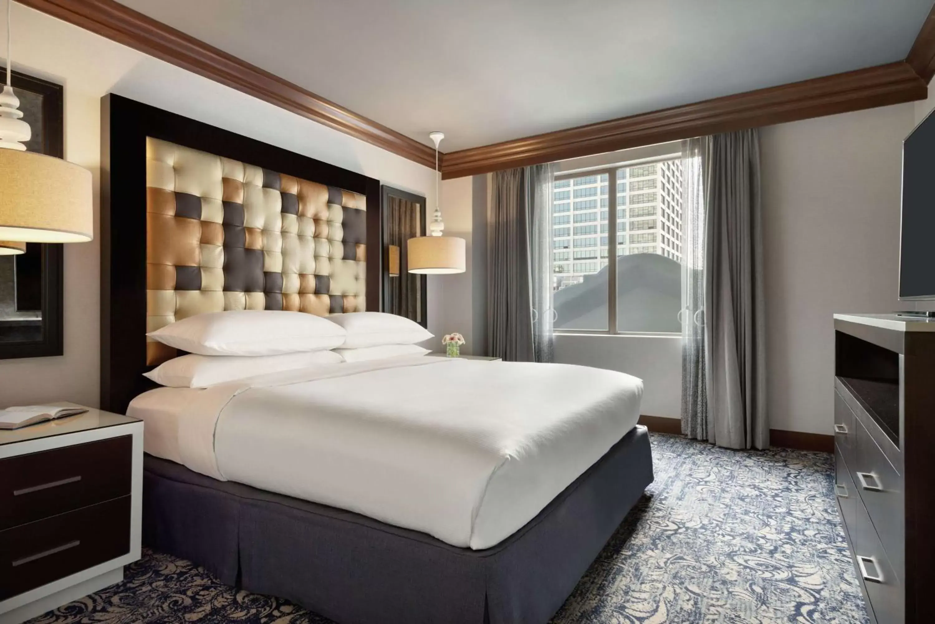 Bedroom, Bed in Hilton Checkers Los Angeles