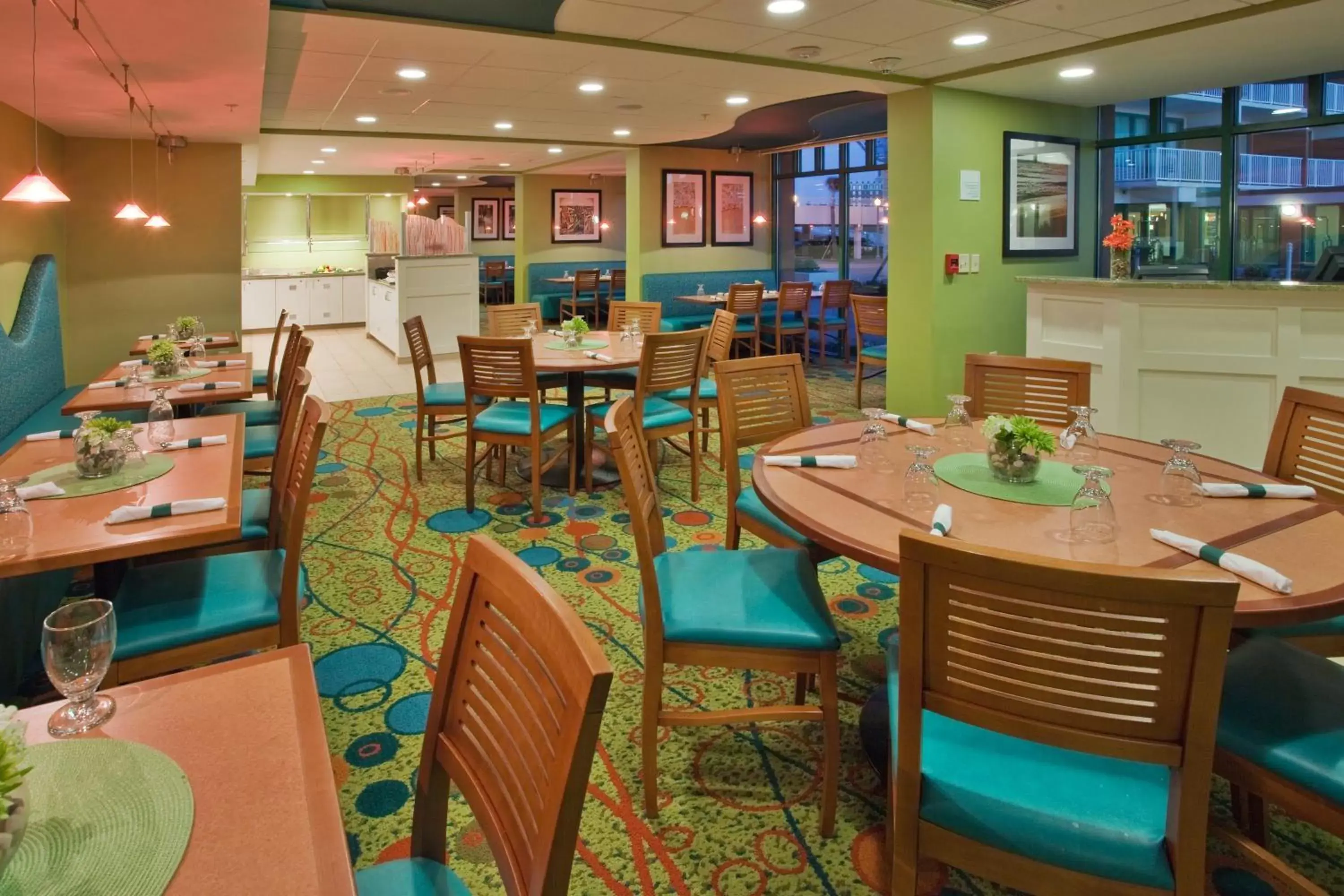 Restaurant/Places to Eat in Holiday Inn & Suites Virginia Beach - North Beach, an IHG Hotel