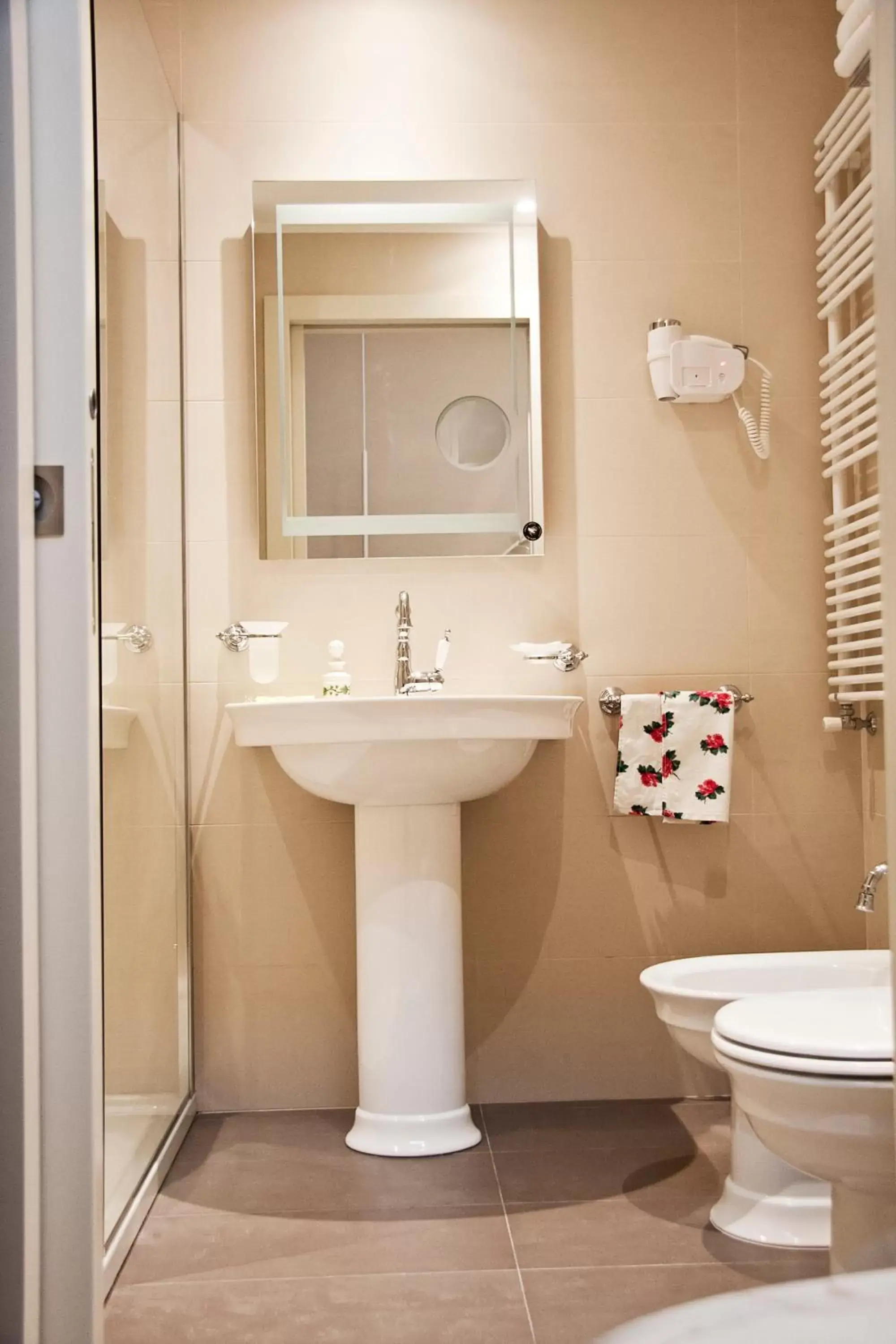 Bathroom in La Castellana Loft Hotel