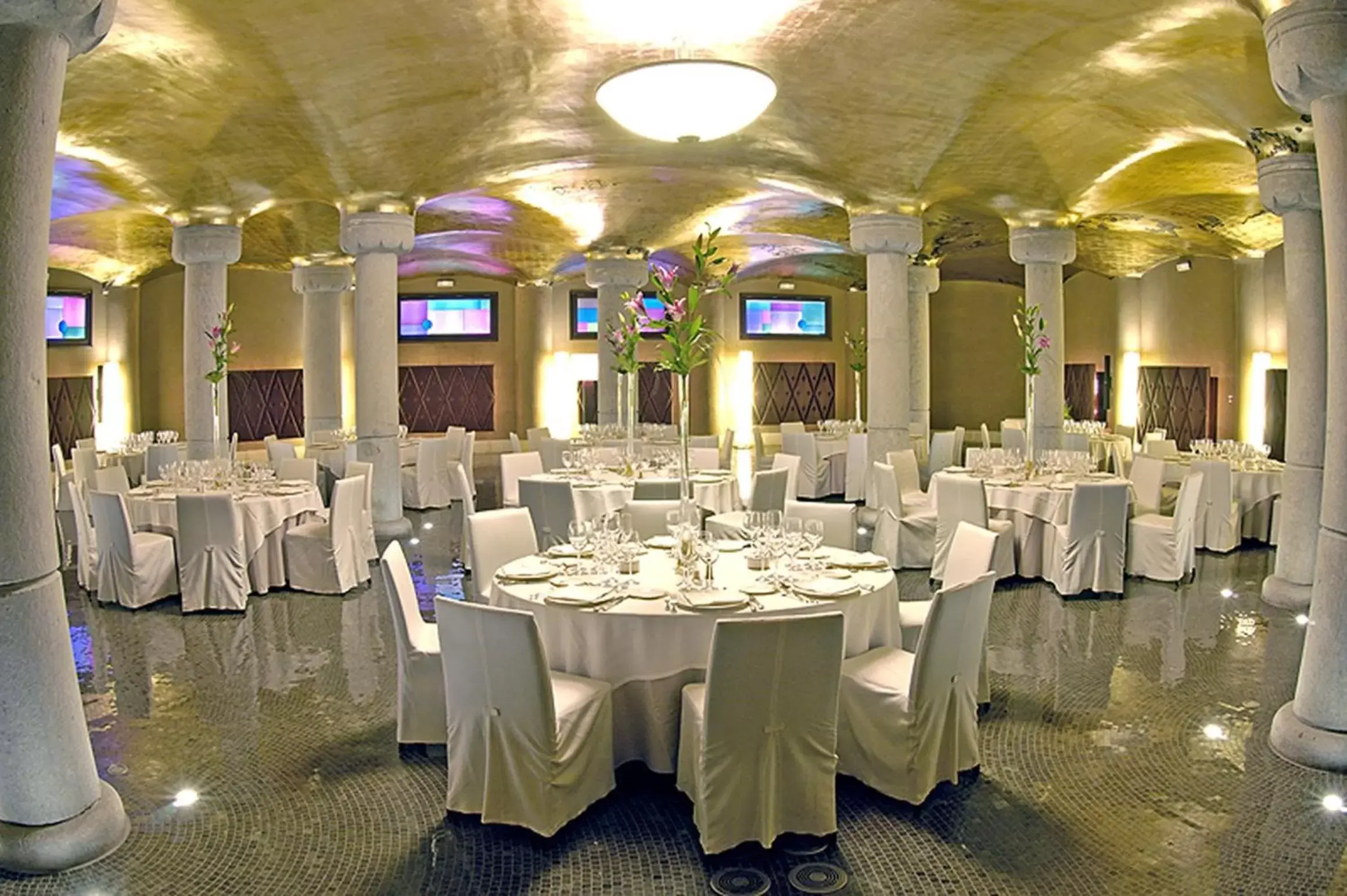 Restaurant/places to eat, Banquet Facilities in Hotel Casa Fuster G.L Monumento