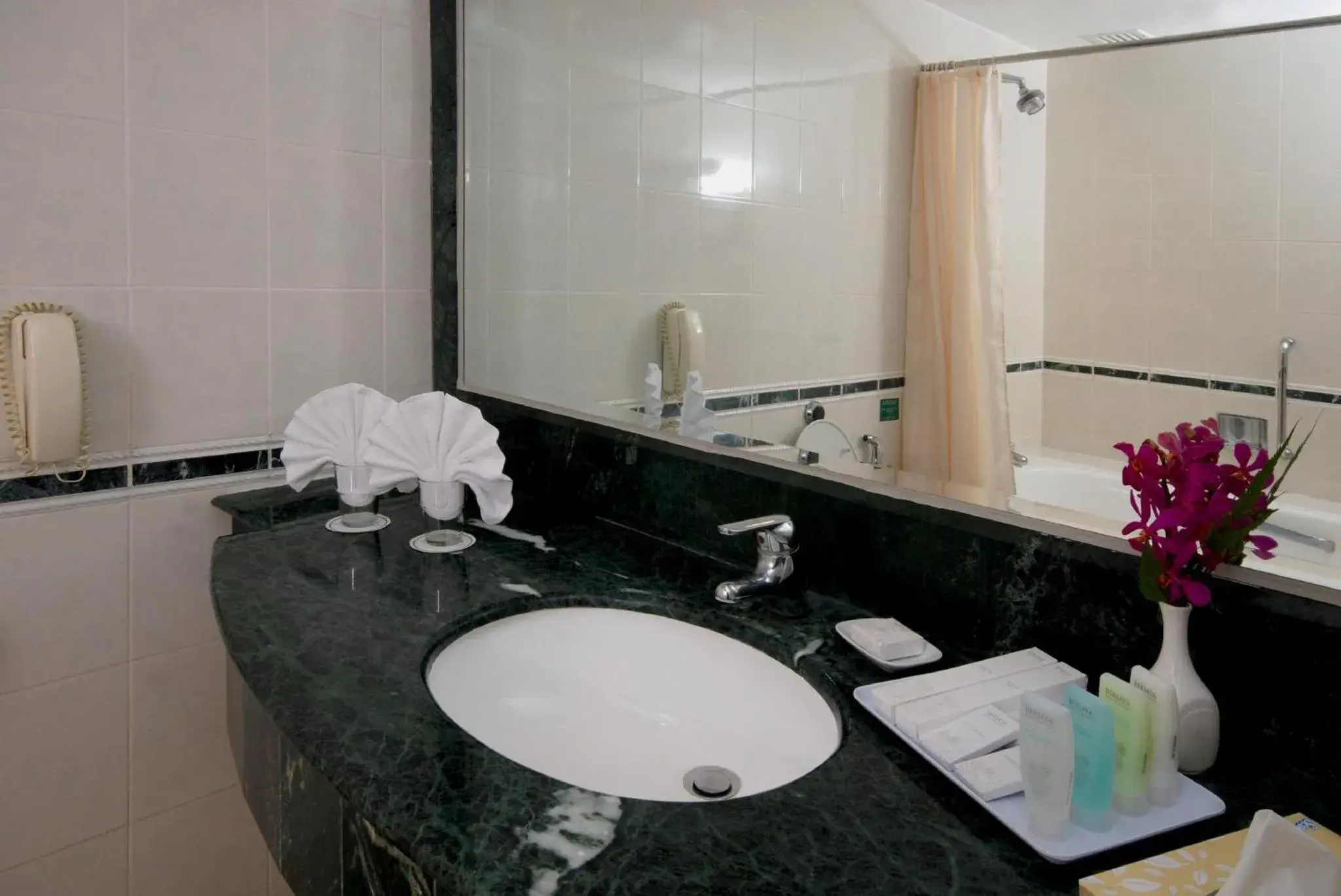 Bathroom in Berjaya Waterfront Hotel