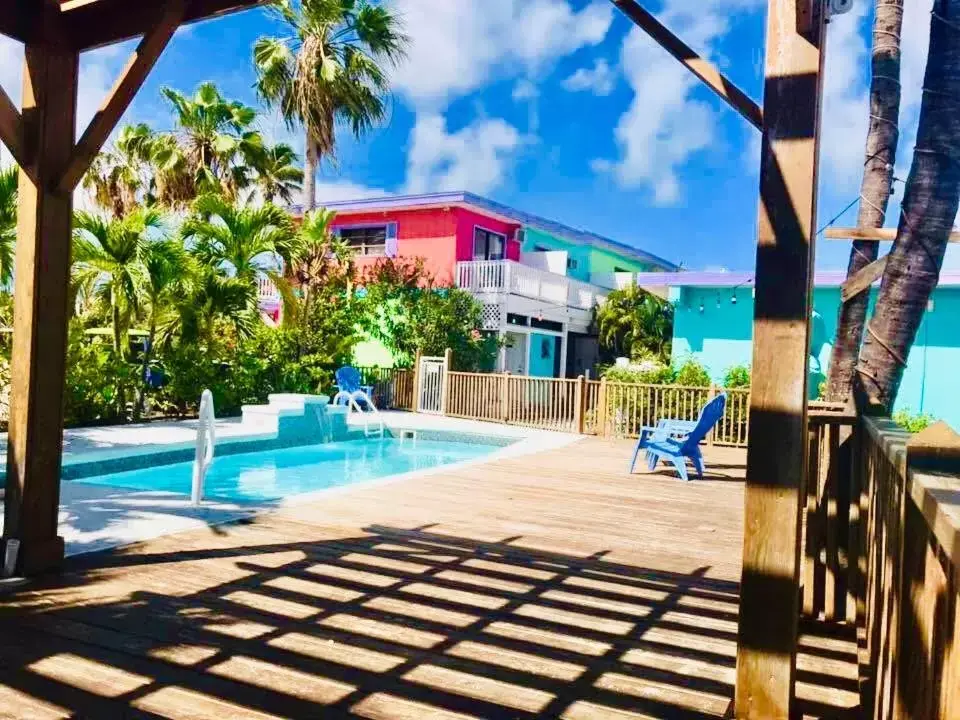 Property building, Swimming Pool in Conch Key Fishing Lodge & Marina