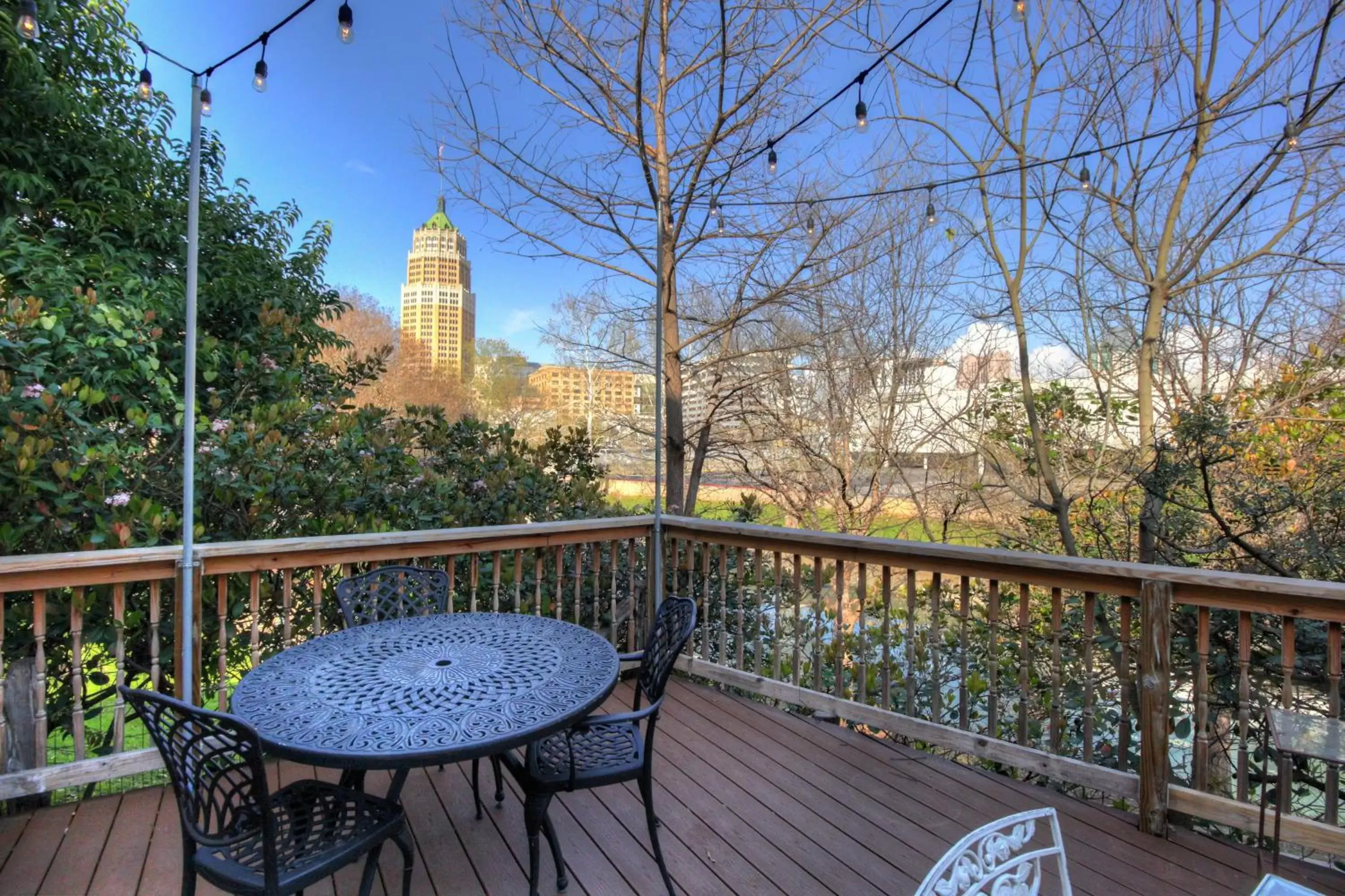 Patio in Inn on the Riverwalk