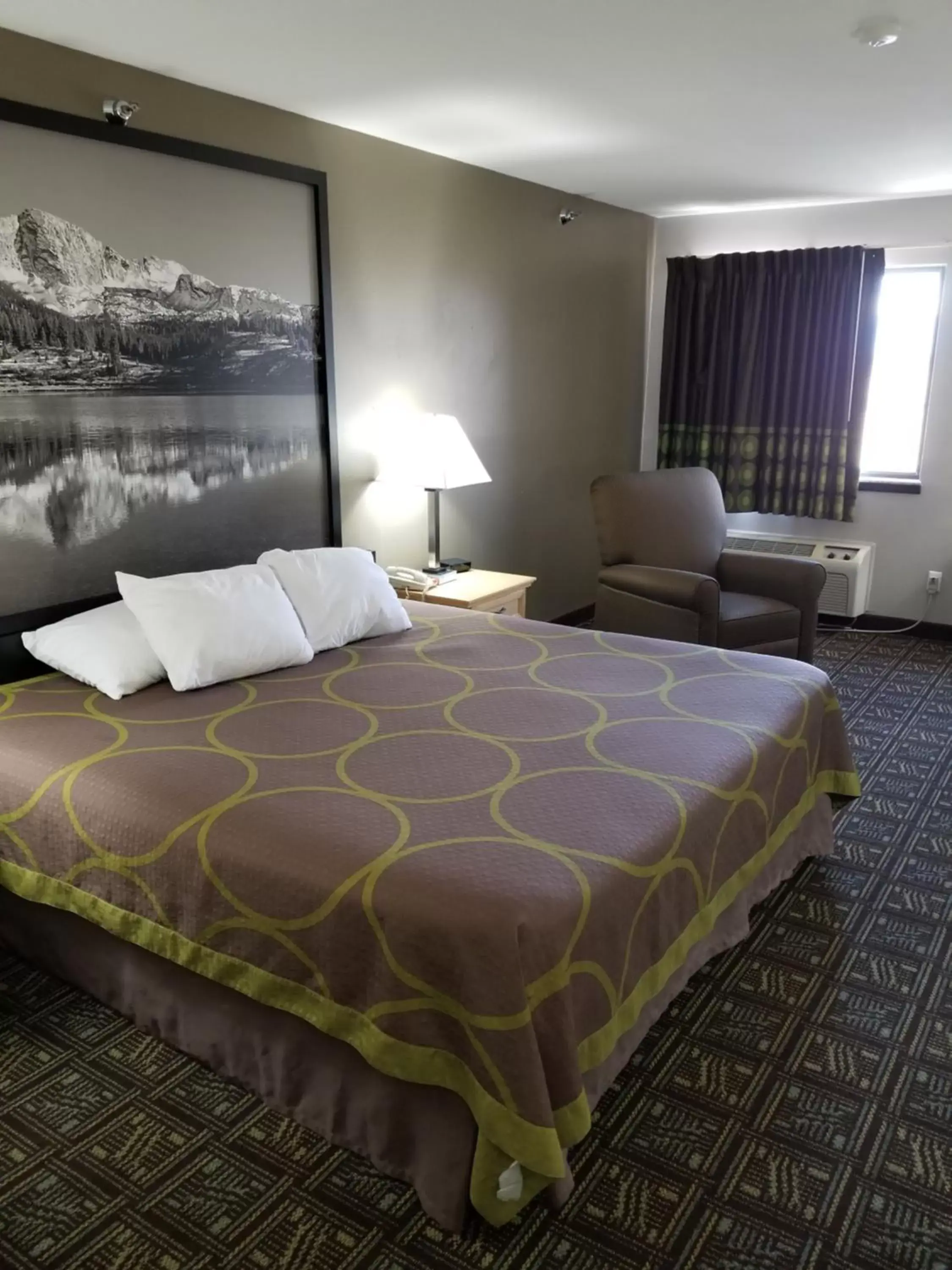 Photo of the whole room, Bed in Super 8 by Wyndham Fort Collins