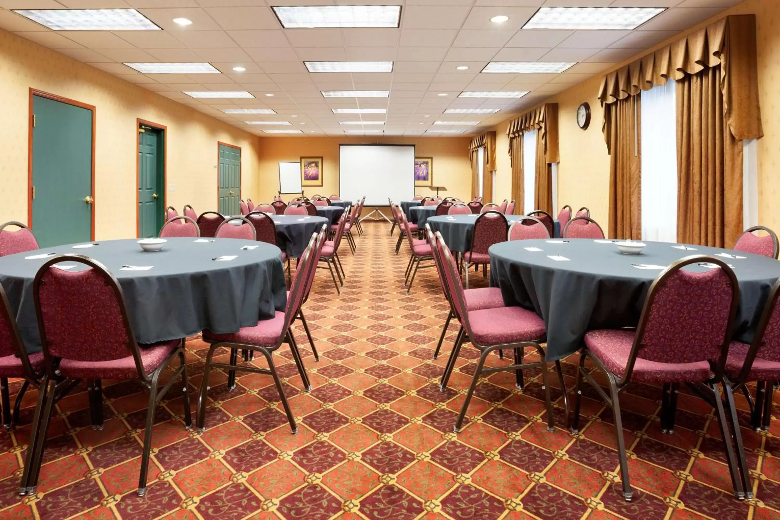 On site, Restaurant/Places to Eat in Country Inn & Suites by Radisson, Northwood, IA