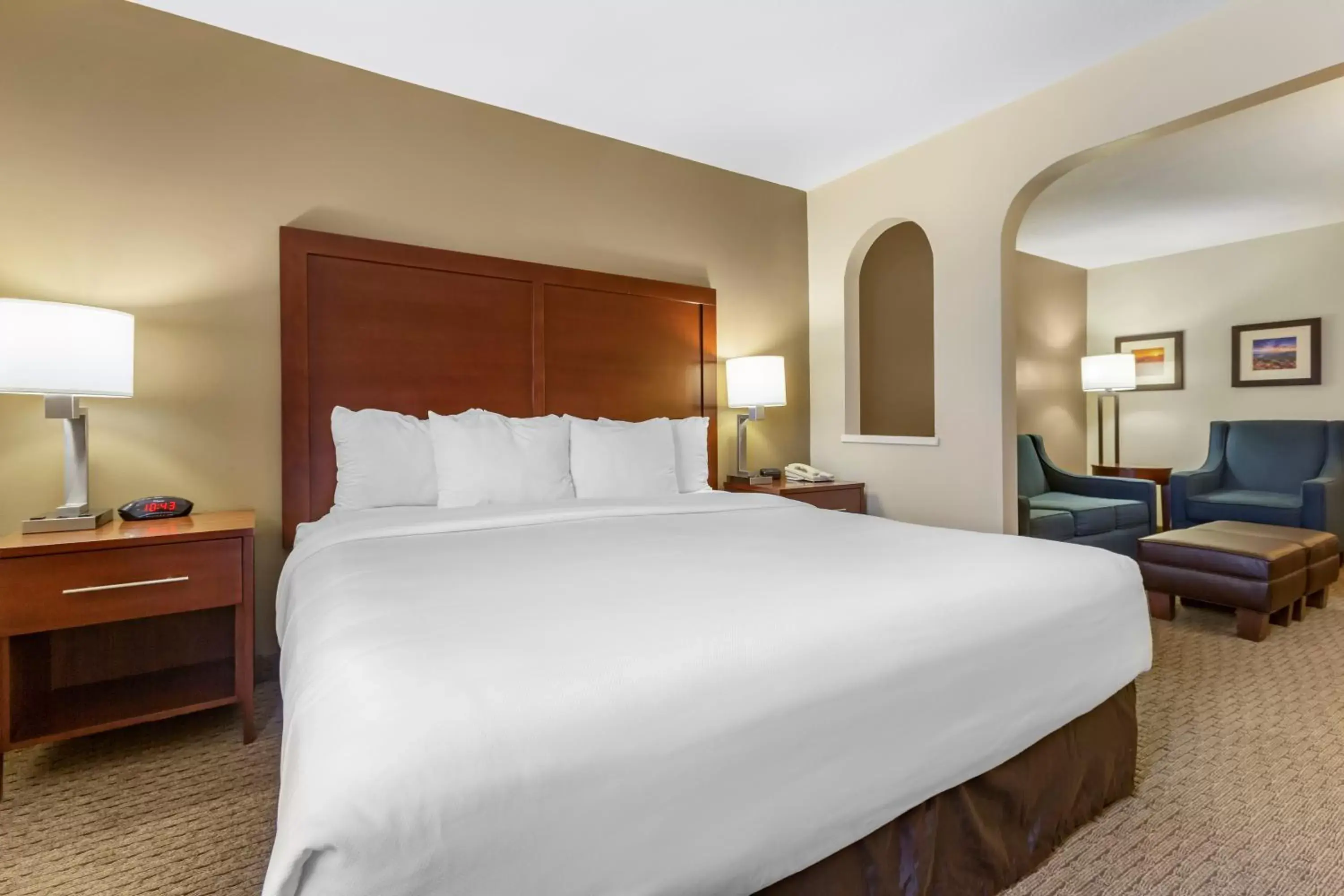 Bed in Comfort Inn & Suites Los Alamos