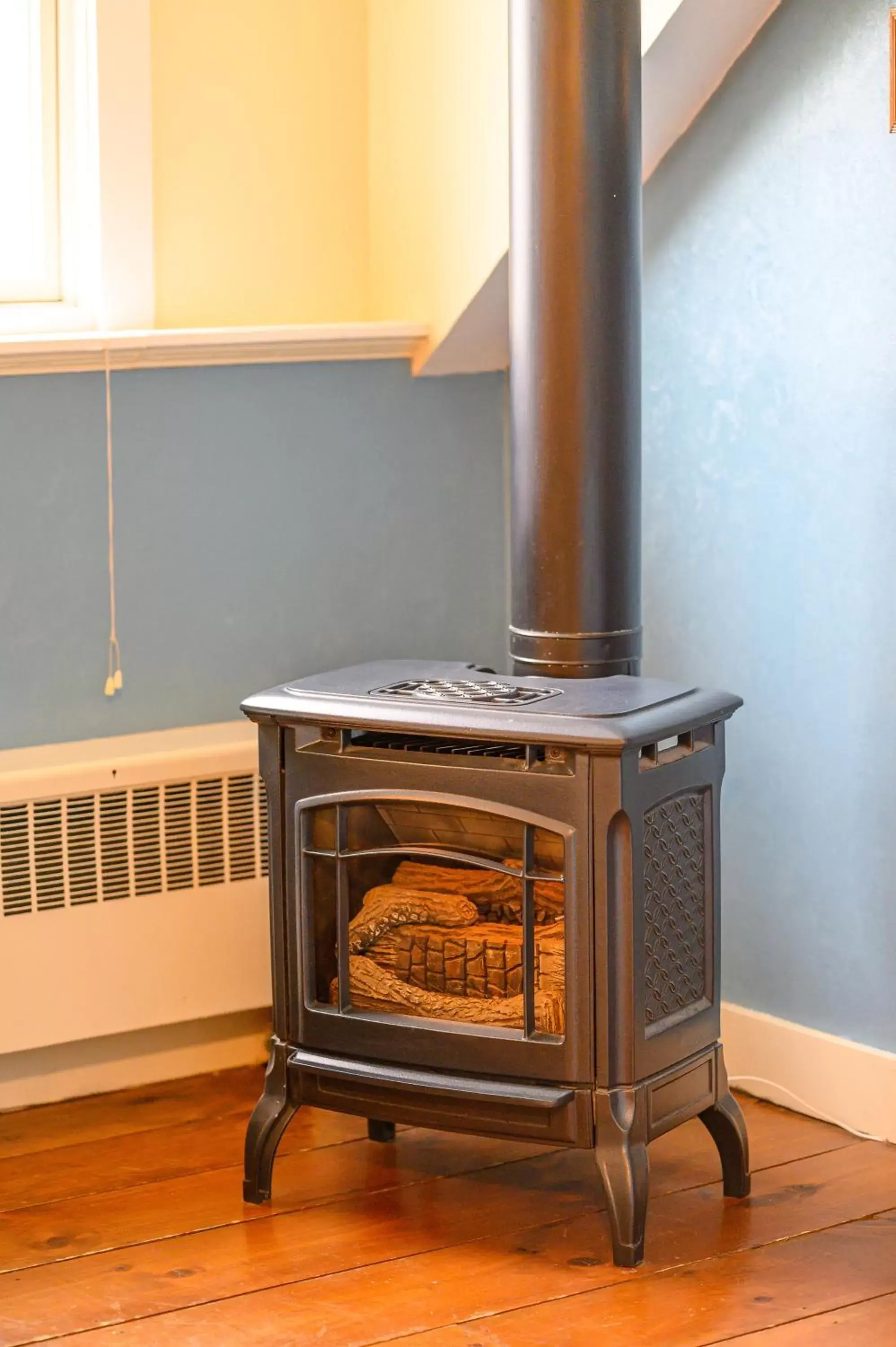 flat iron, Kitchen/Kitchenette in Brass Lantern Inn