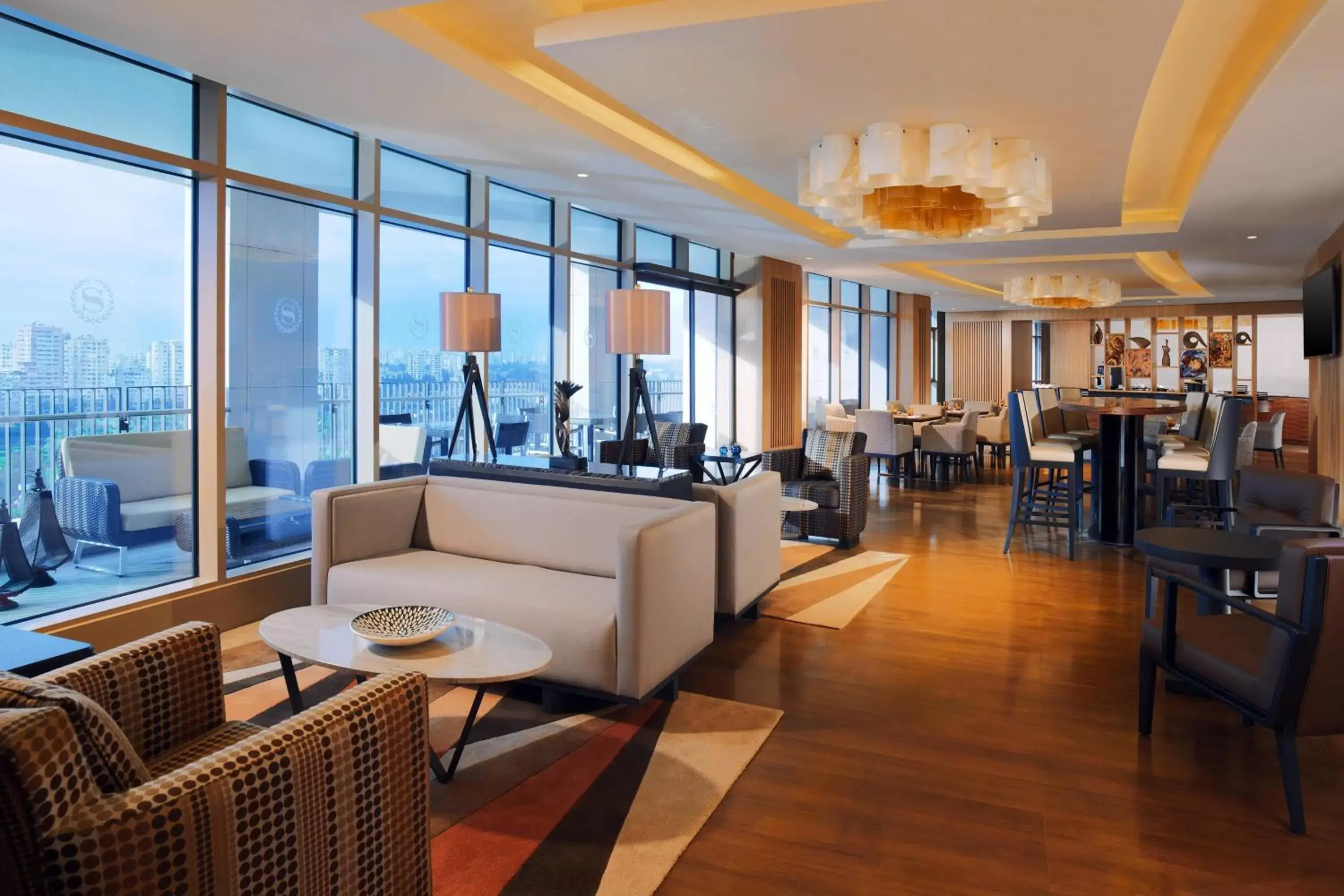 Lounge or bar, Restaurant/Places to Eat in Sheraton Grand Adana