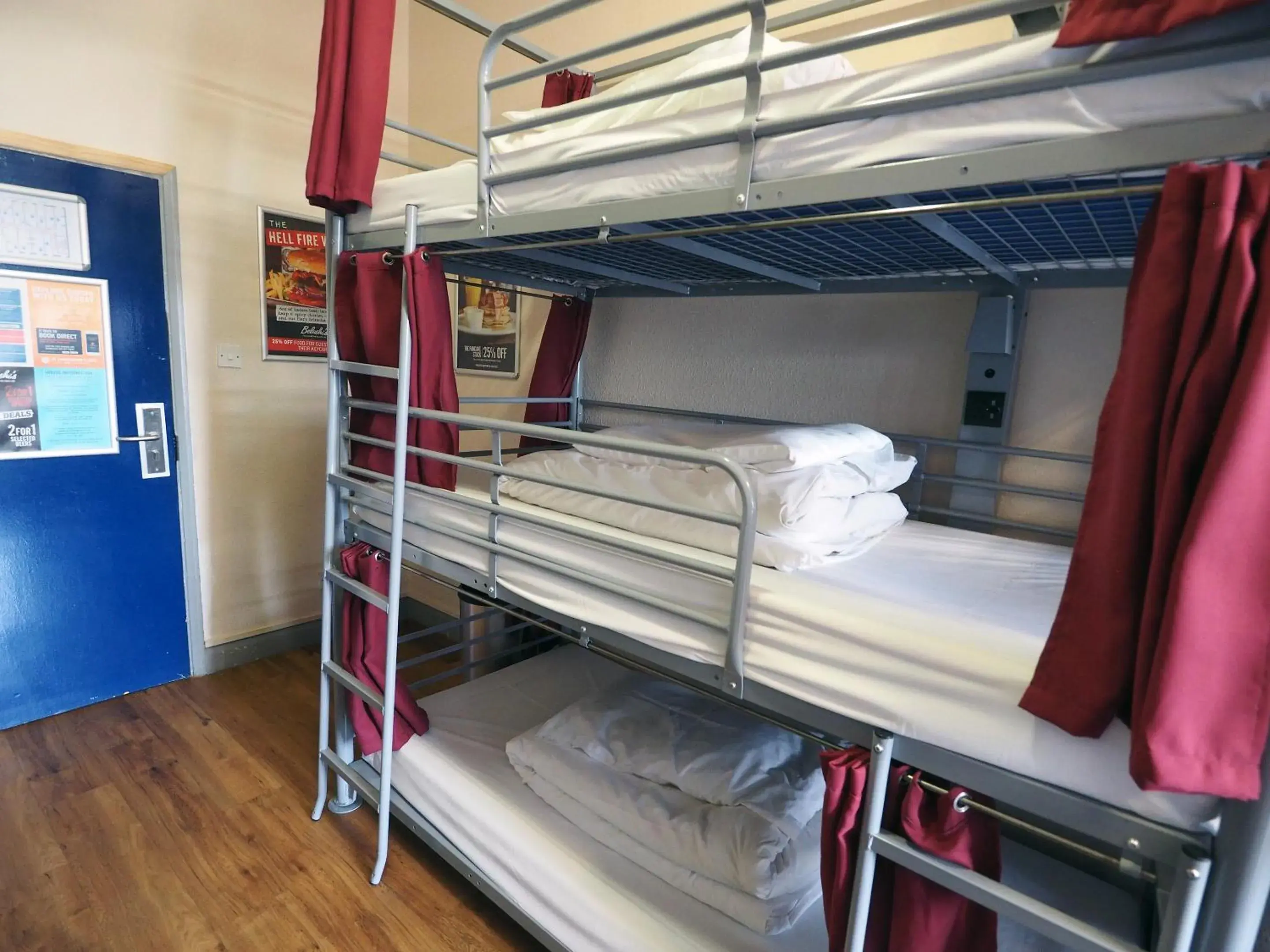 Bed in 9-Bed Mixed Dormitory Room with External Shared Bathroom in St Christopher's Inn Shepherd's Bush