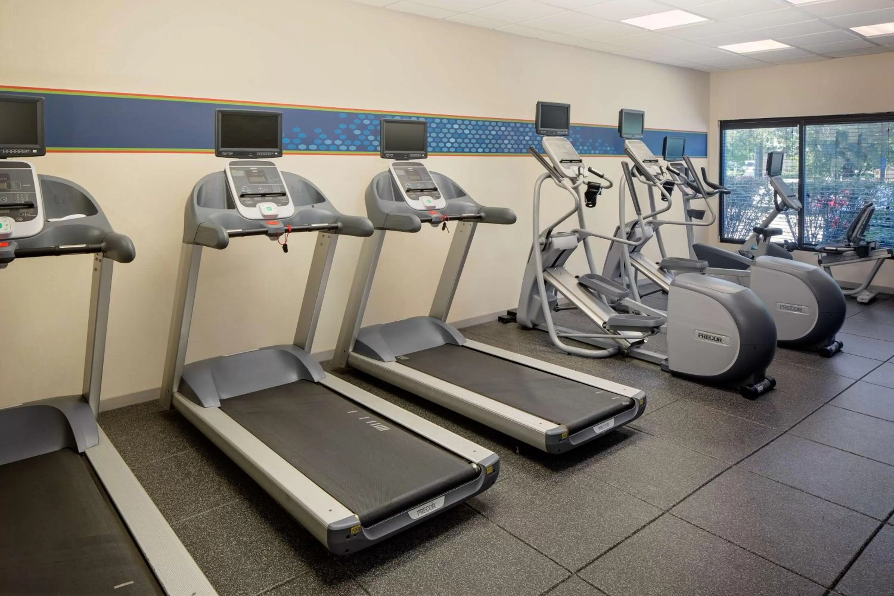 Fitness centre/facilities in Hampton Inn & Suites Nashville-Airport