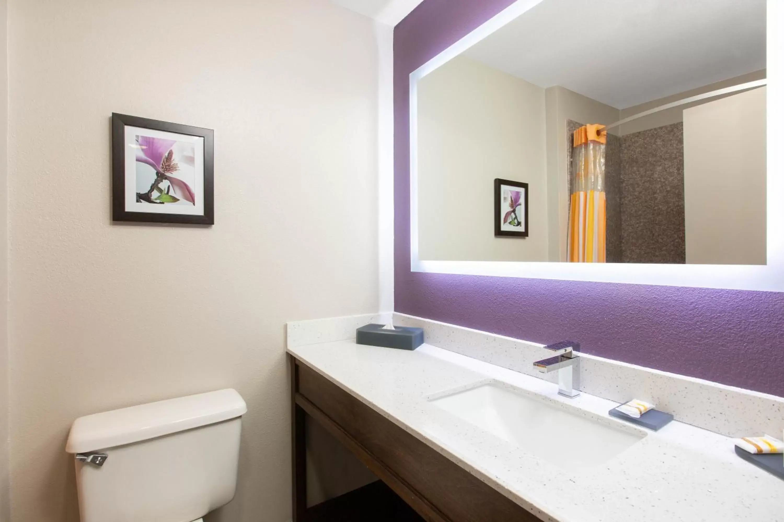 Toilet, Bathroom in La Quinta by Wyndham Blue Springs