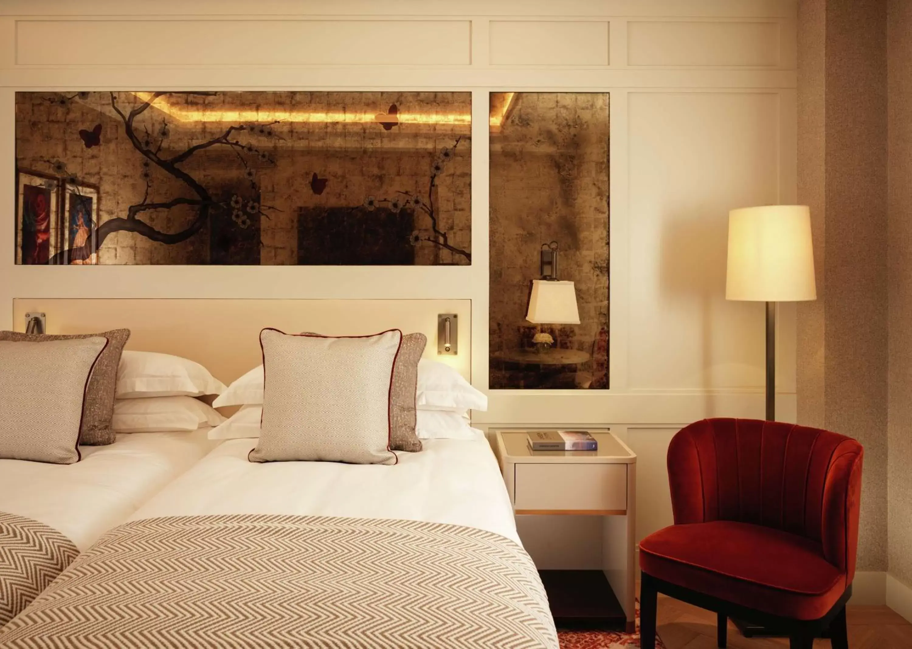 Bed in The Biltmore Mayfair, LXR Hotels & Resorts