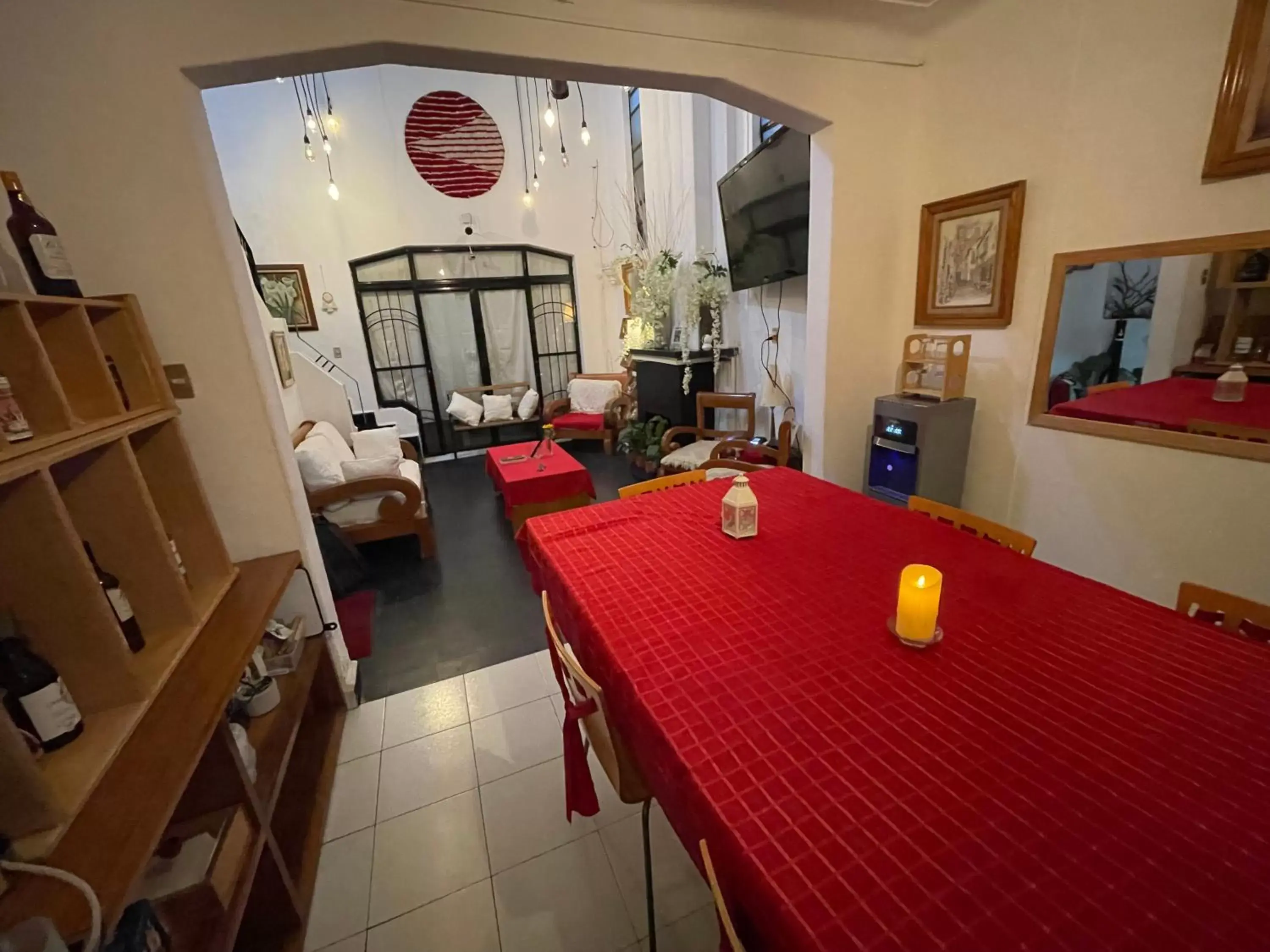 Dining area in Hostal Roma Condesa