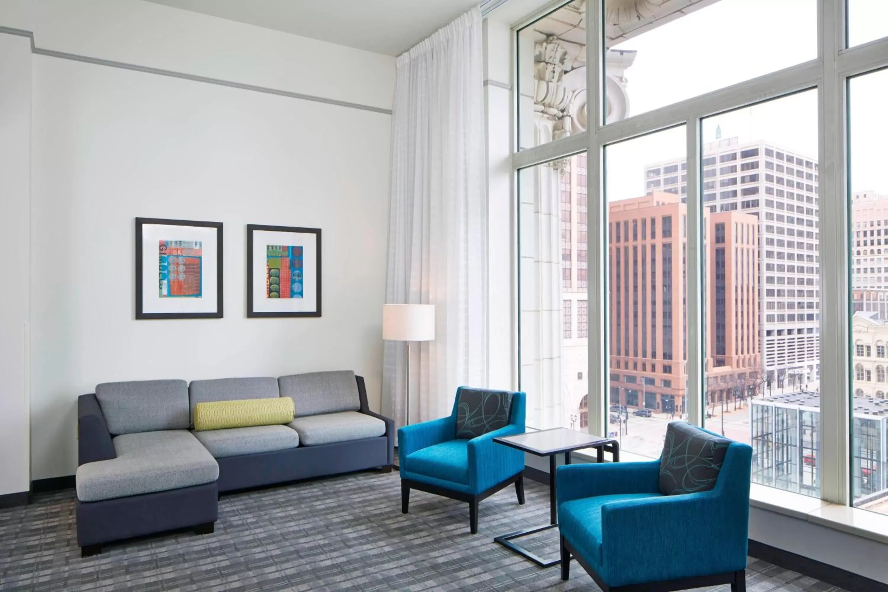 Living room, Seating Area in Residence Inn Milwaukee Downtown