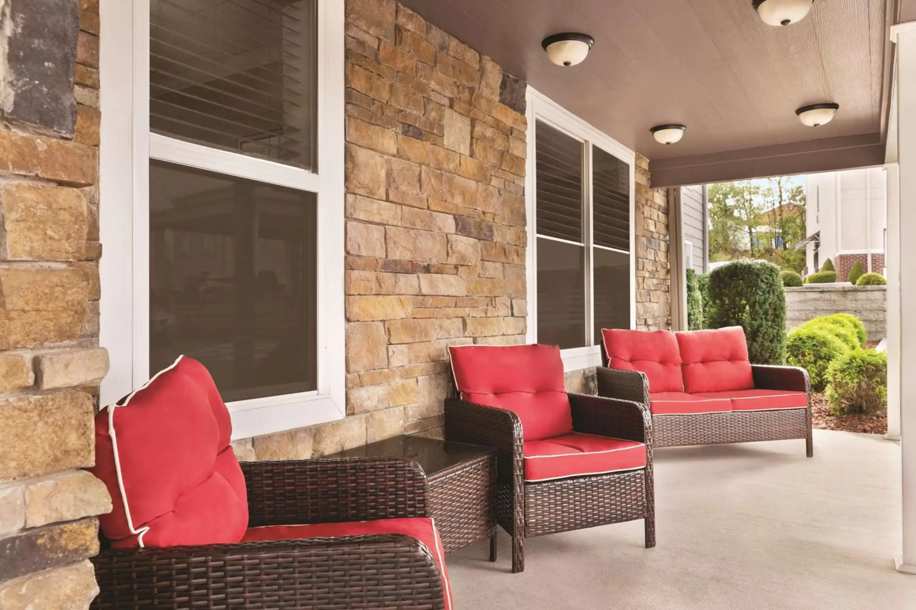 Property building, Seating Area in Country Inn & Suites by Radisson, Wytheville, VA