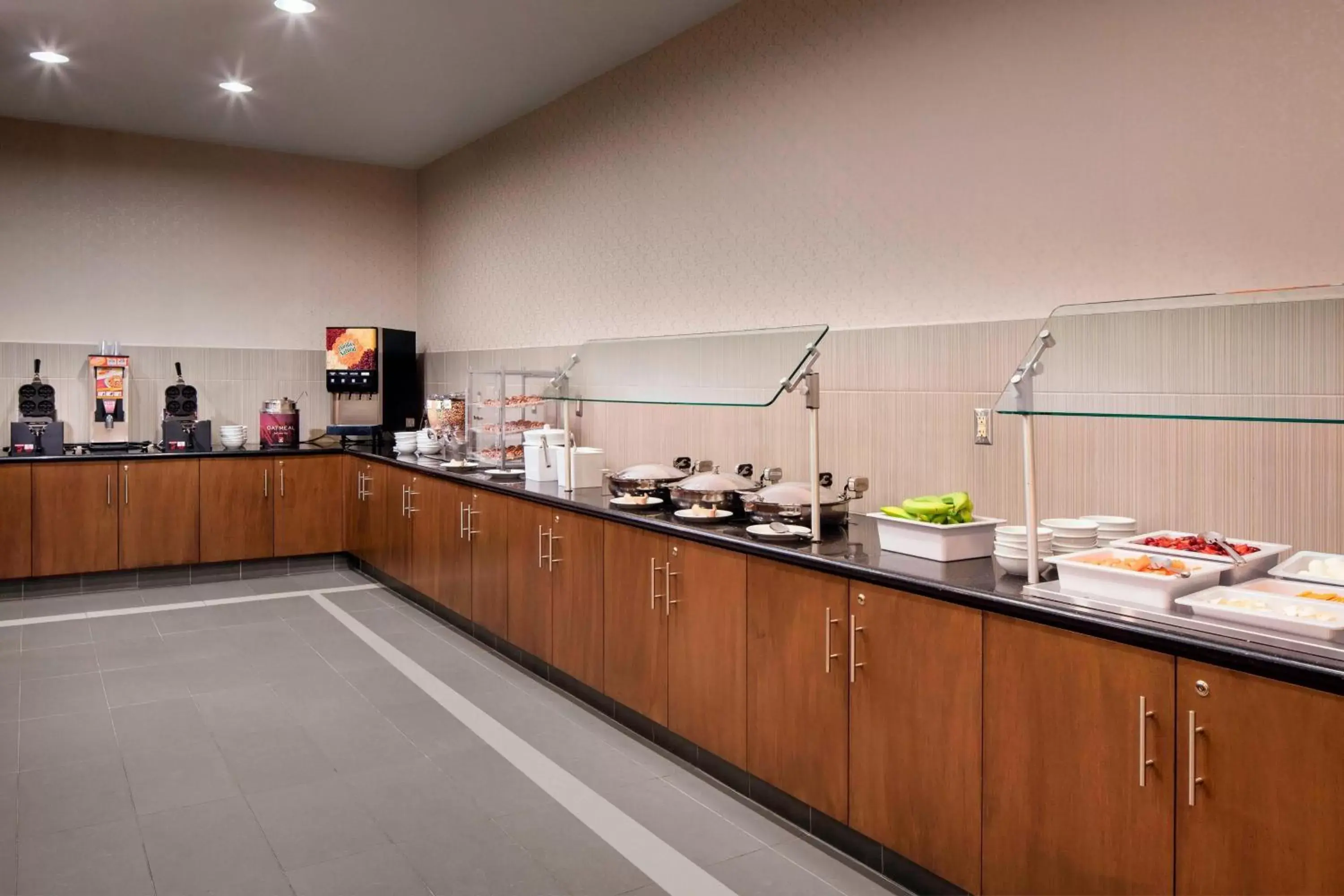 Breakfast, Restaurant/Places to Eat in Residence Inn Phoenix Desert View at Mayo Clinic